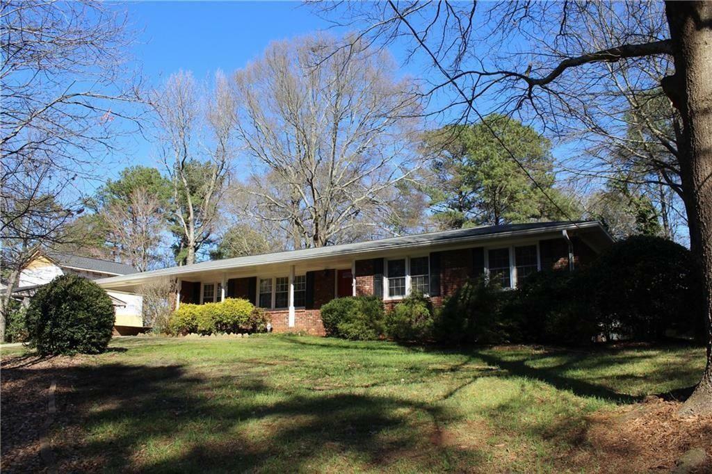 Property Photo:  995 Melody Lane  GA 30075 