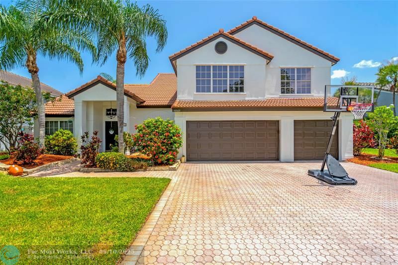 Property Photo: 19367 NW 13th St FL 33029