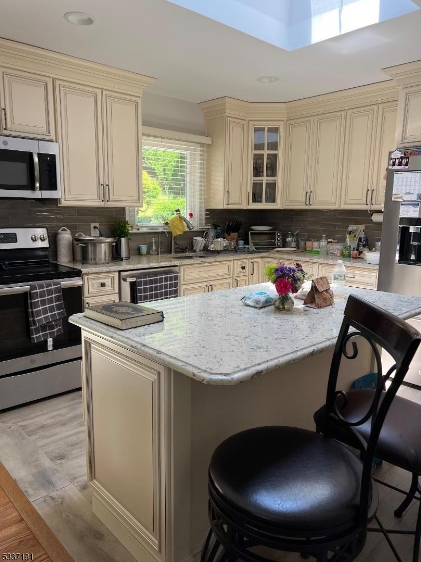 Property Photo:  18 Up High Crest Rd  NJ 07480 