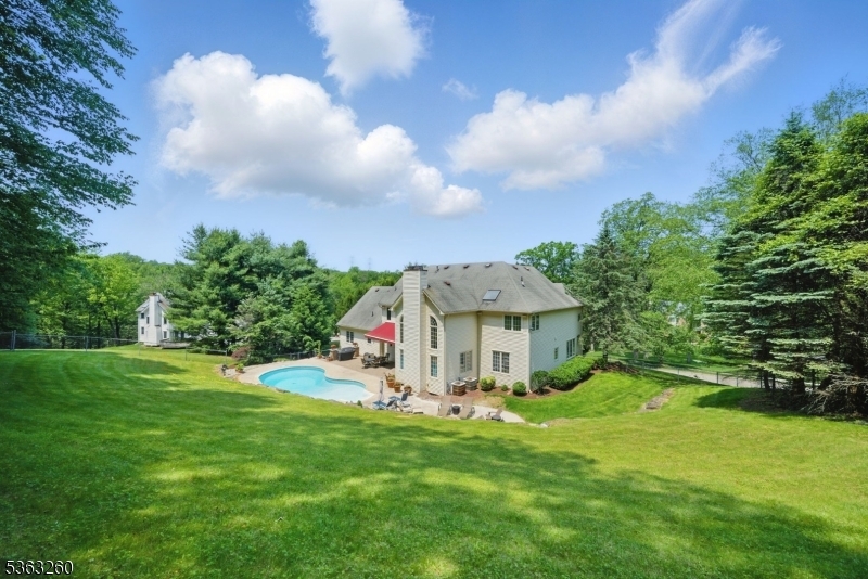 Property Photo:  18 Rosewood Lane  NJ 07834 