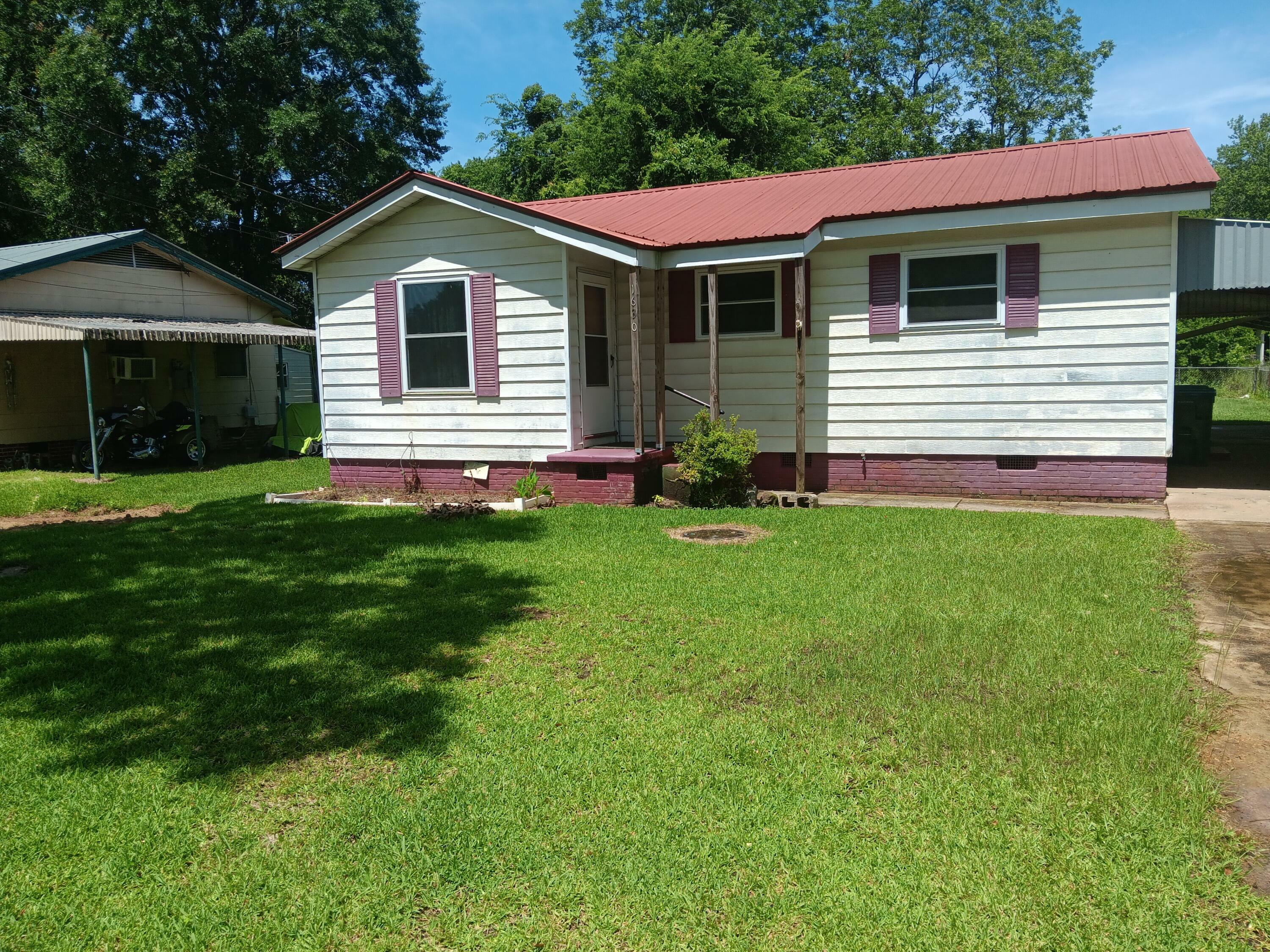 Property Photo: 1630 Key Ave MS 39307