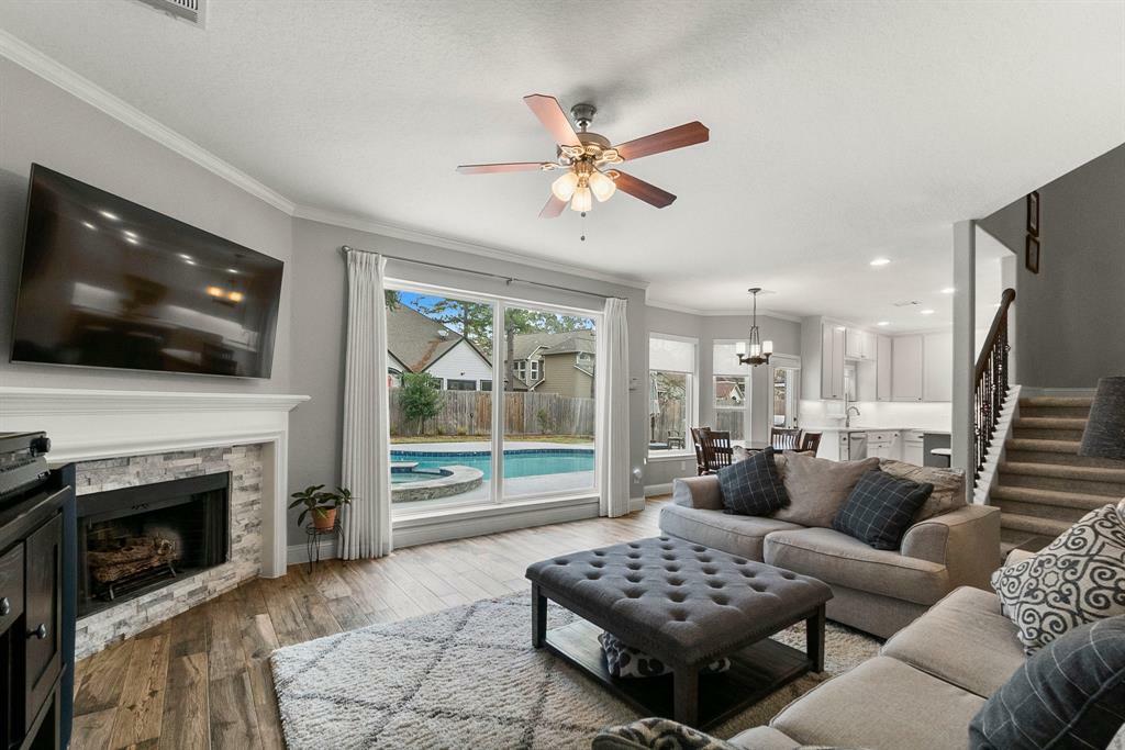 Property Photo: 30 Millport Drive TX 77382
