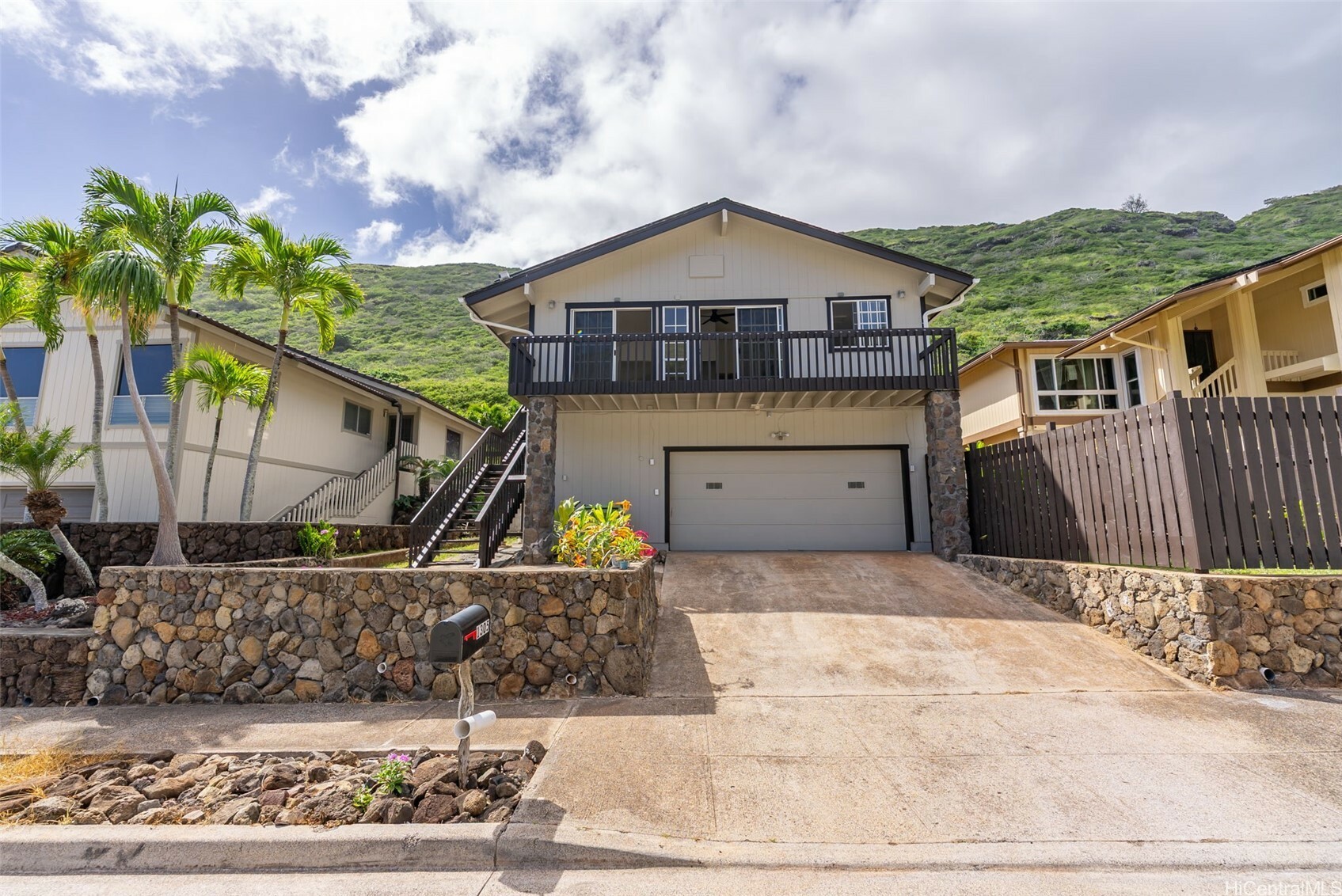 Property Photo: 1305 Lunalilo Home Road HI 96825