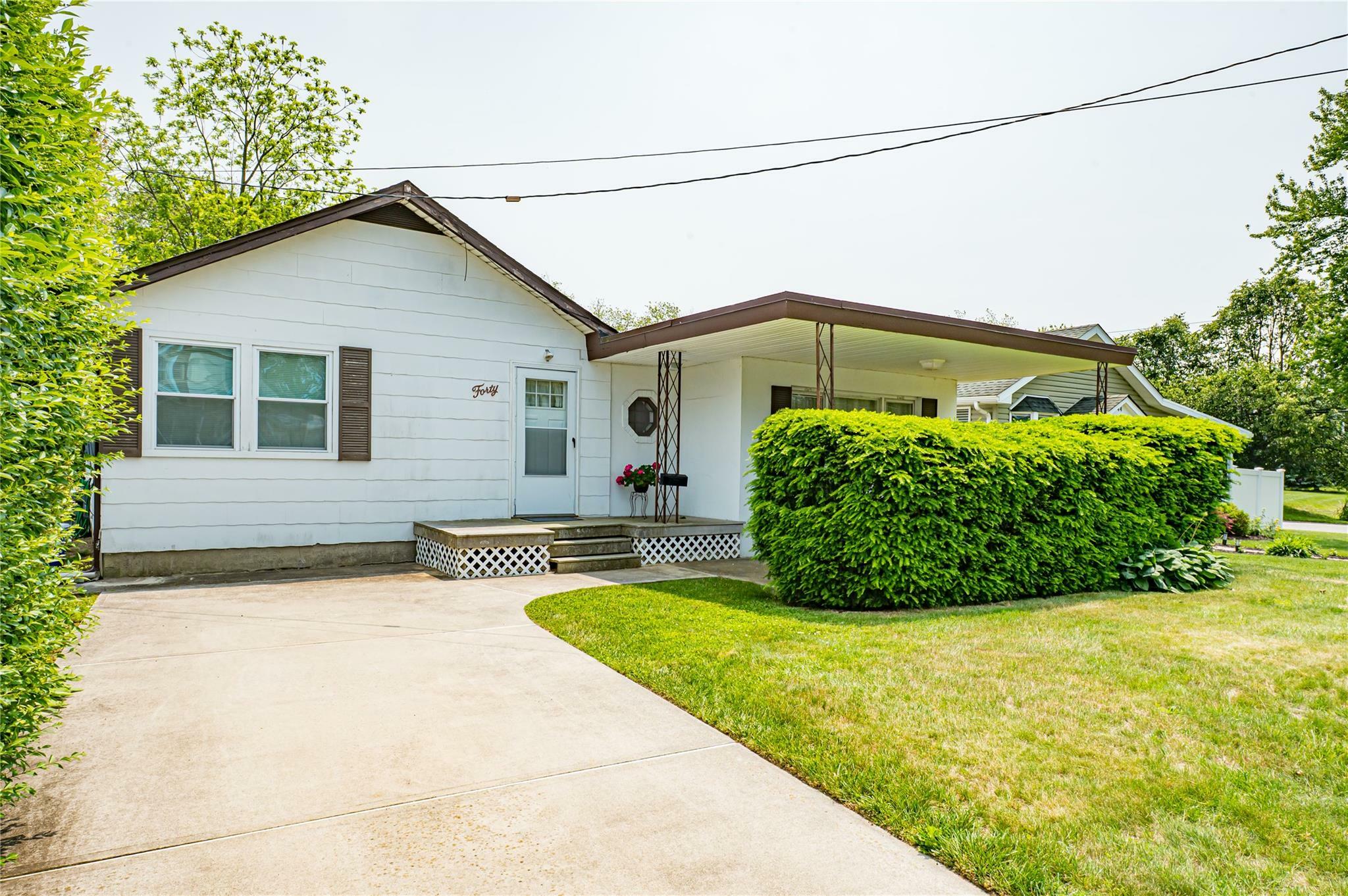 Property Photo: 40 Robert Street NY 11702