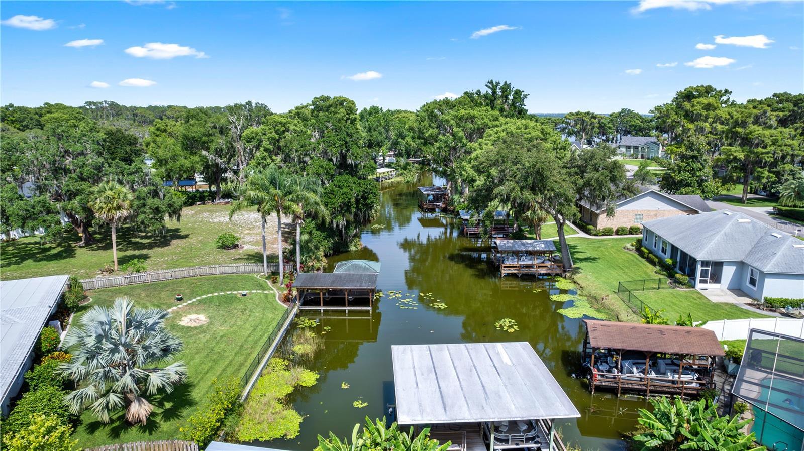 Property Photo:  225 Temple Circle  FL 32726 
