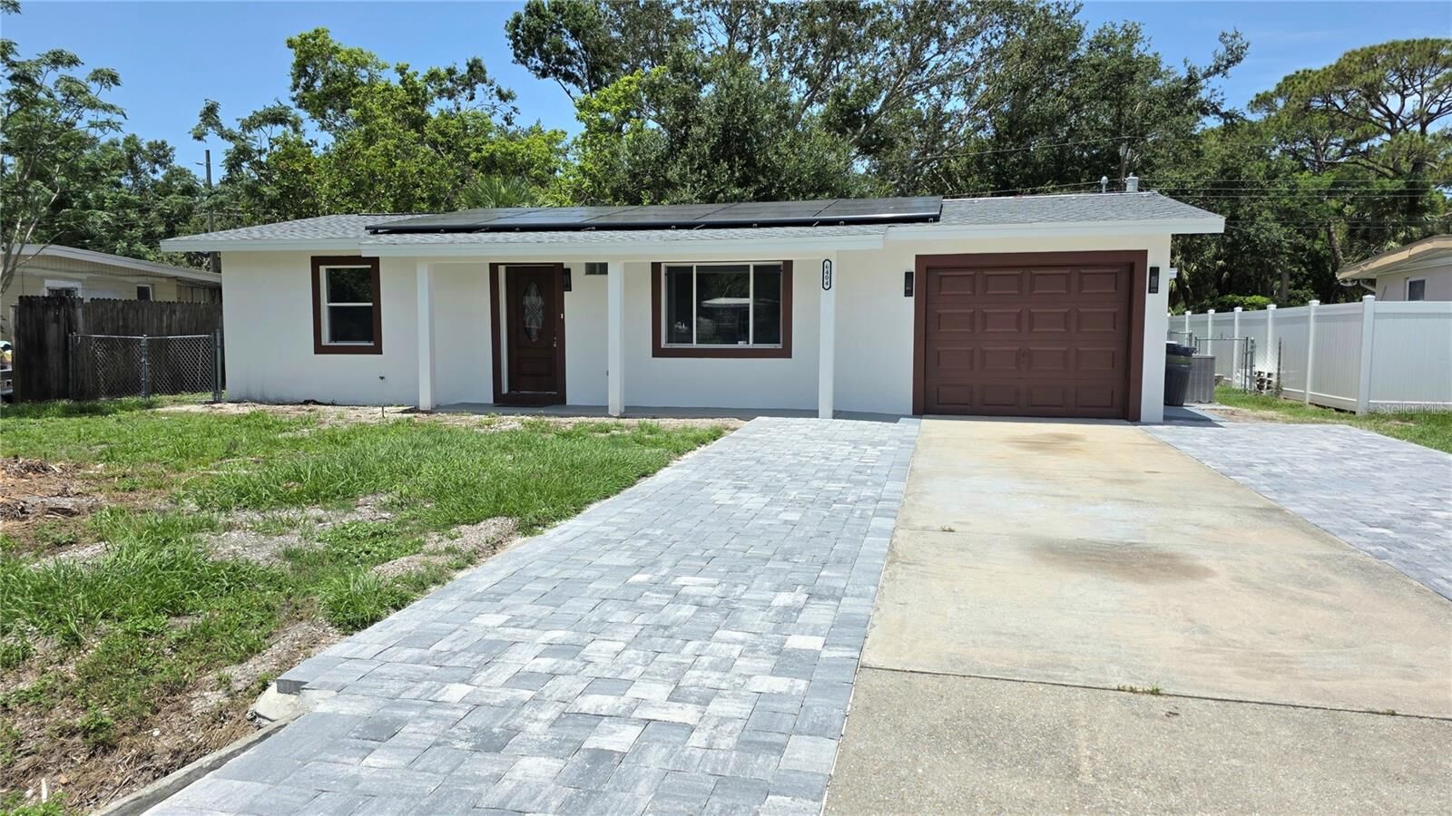 Property Photo:  6404 8th Street Court W  FL 34207 
