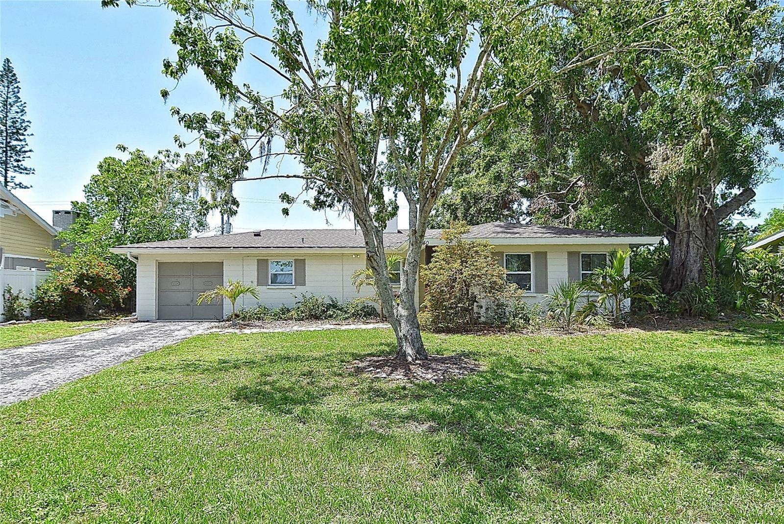 Property Photo:  3340 Webber Street  FL 34239 