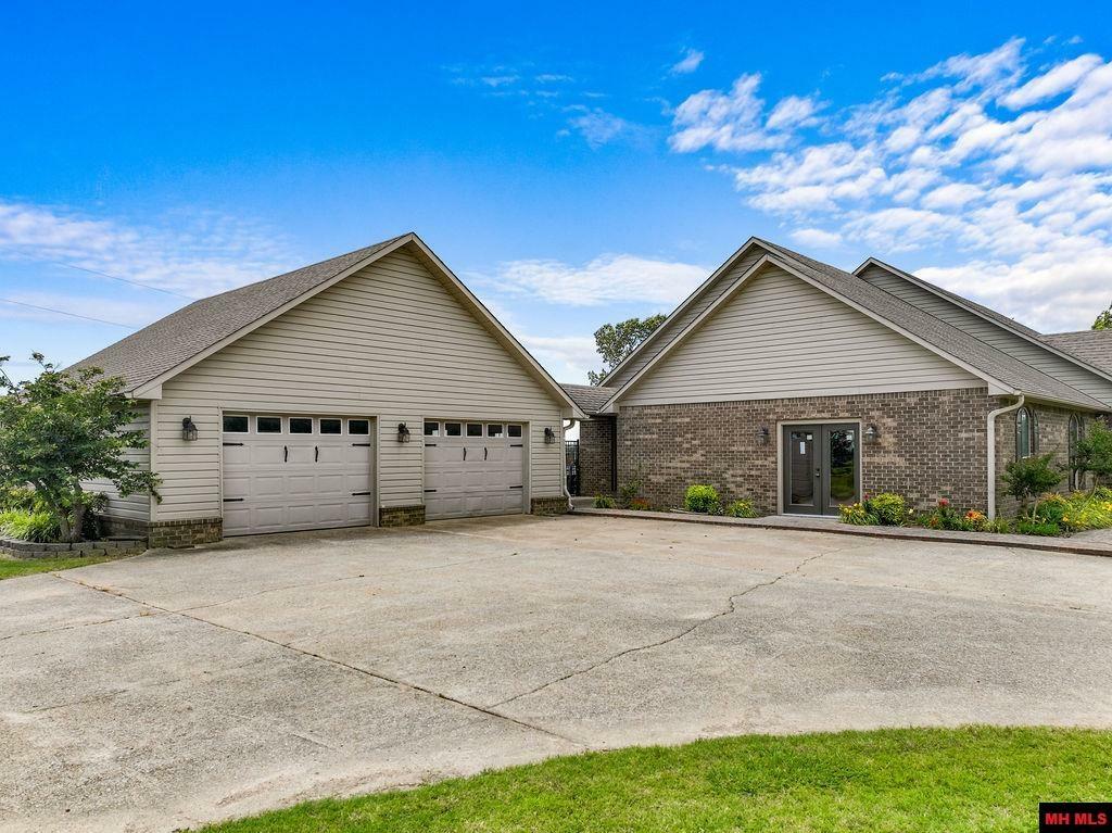 Property Photo:  129 Village Creek Dr  AR 72112 