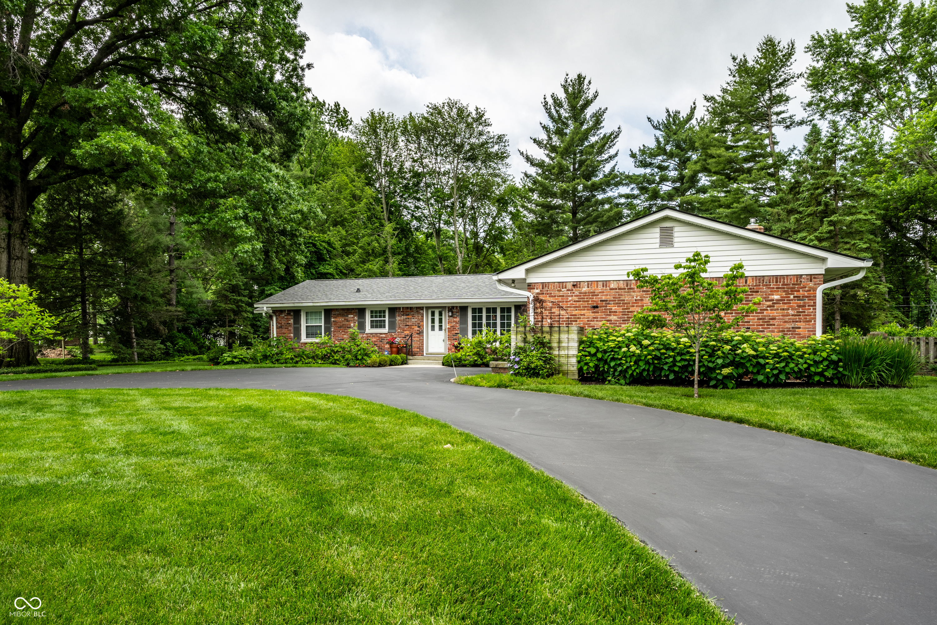 Property Photo: 5415 Kilmer Lane IN 46250
