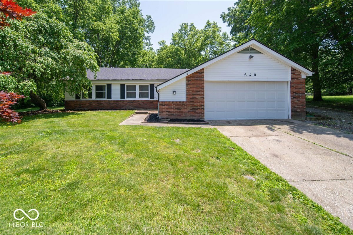 Property Photo: 640 Shady Creek Court IN 46142