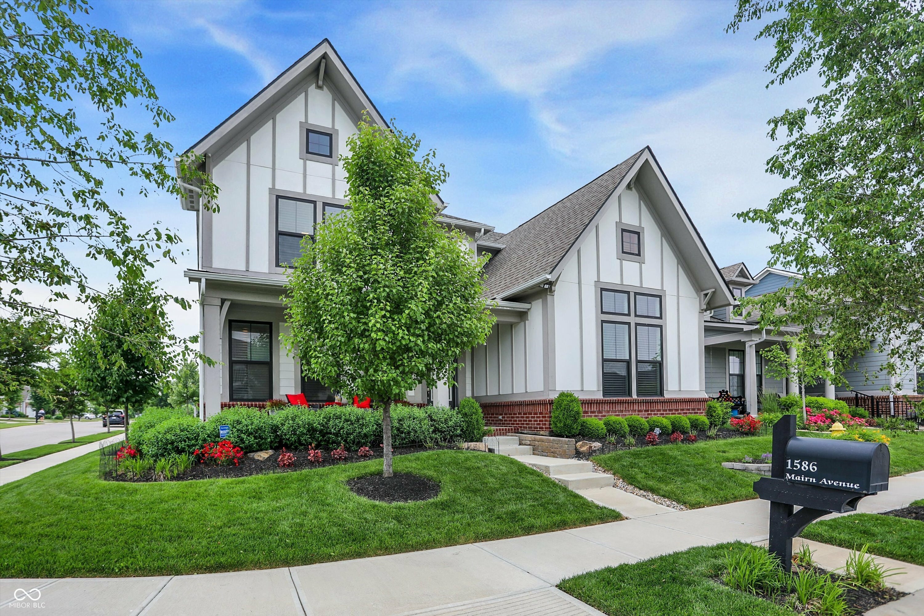 Property Photo:  1586 Mairn Avenue  IN 46032 