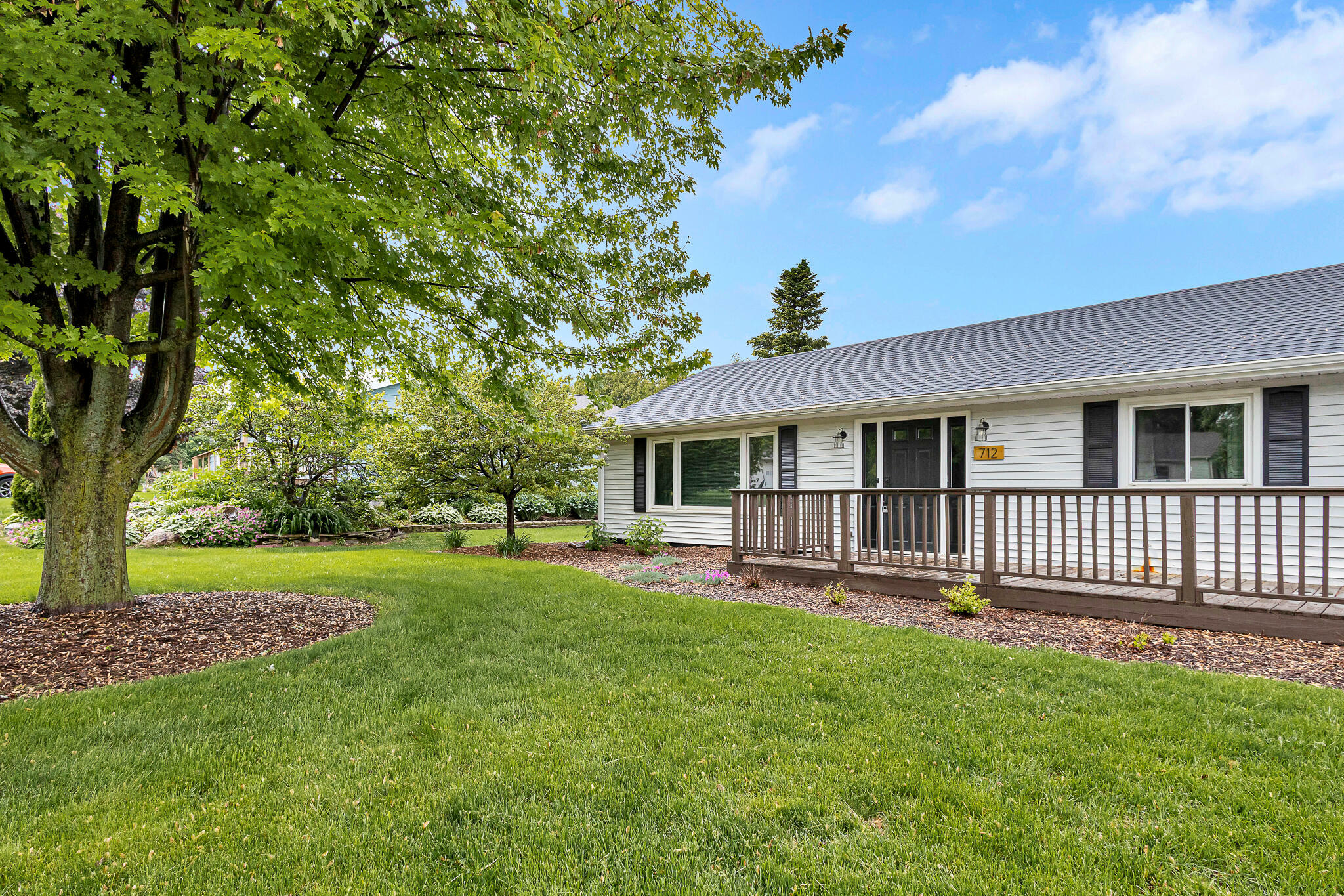 Property Photo: 712 Armstrong Ave WI 53083