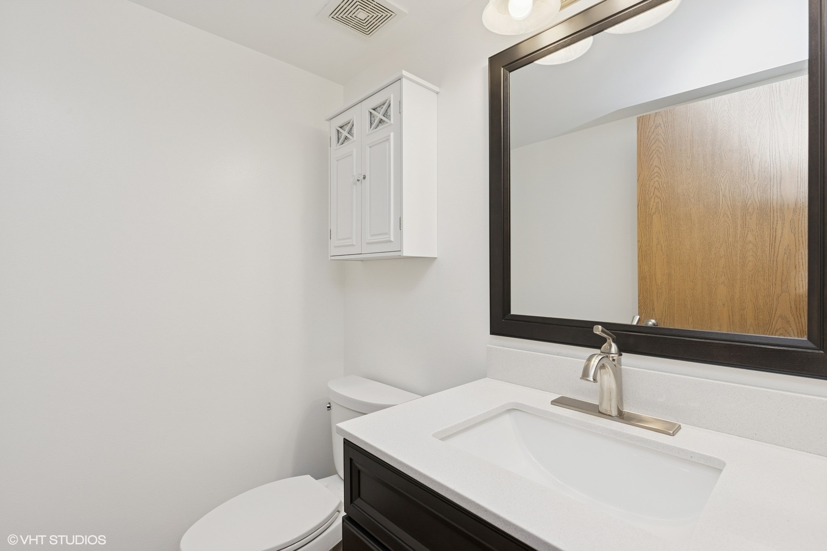 Property Photo: 261 E Camden Lane IL 60073