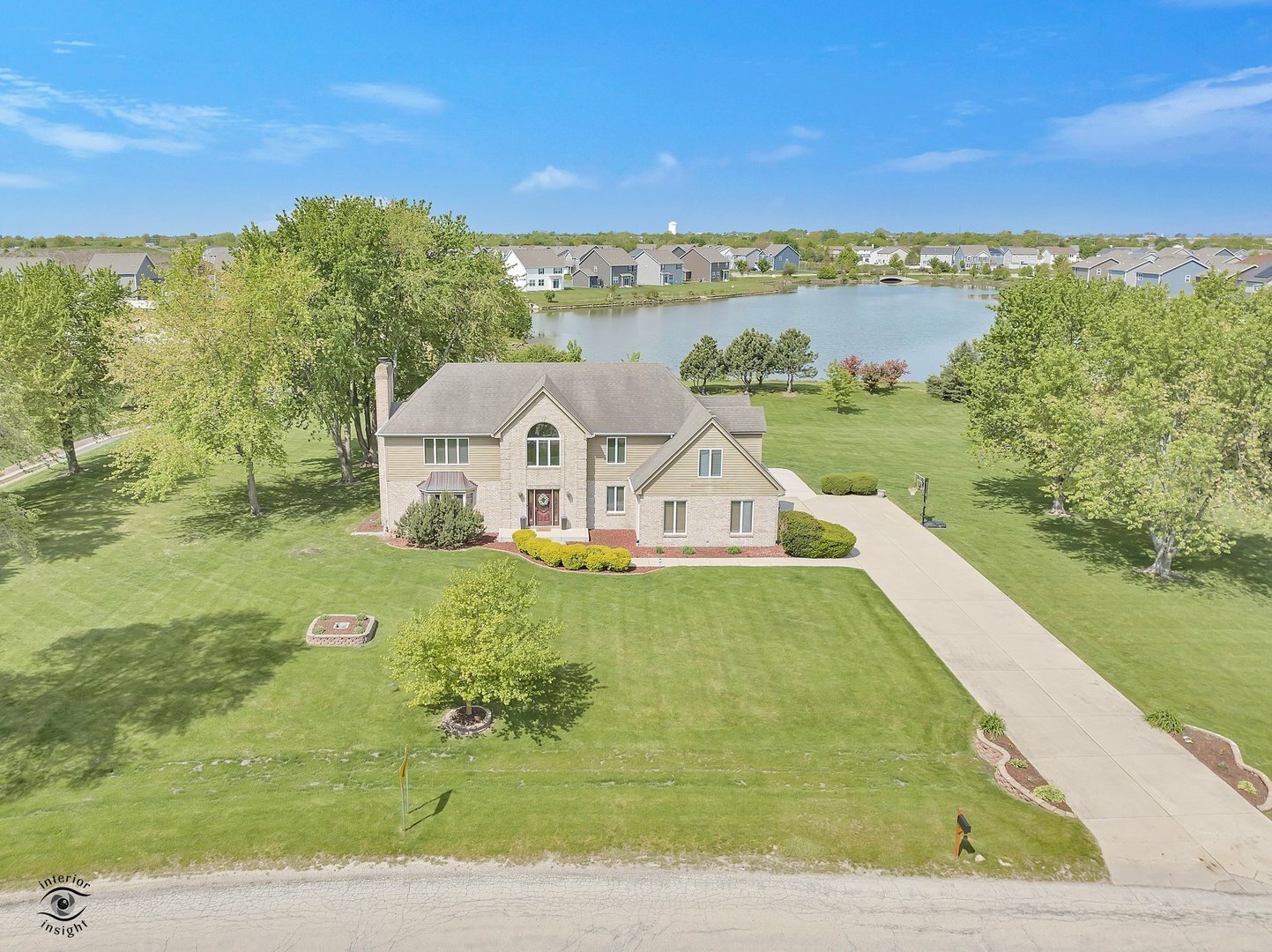 Property Photo: 17628 S Williamsburg Drive IL 60586