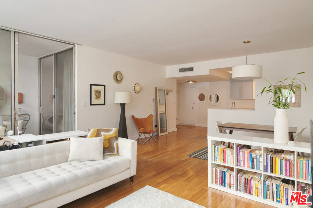 Property Photo: 7960 Selma Avenue 109 CA 90046