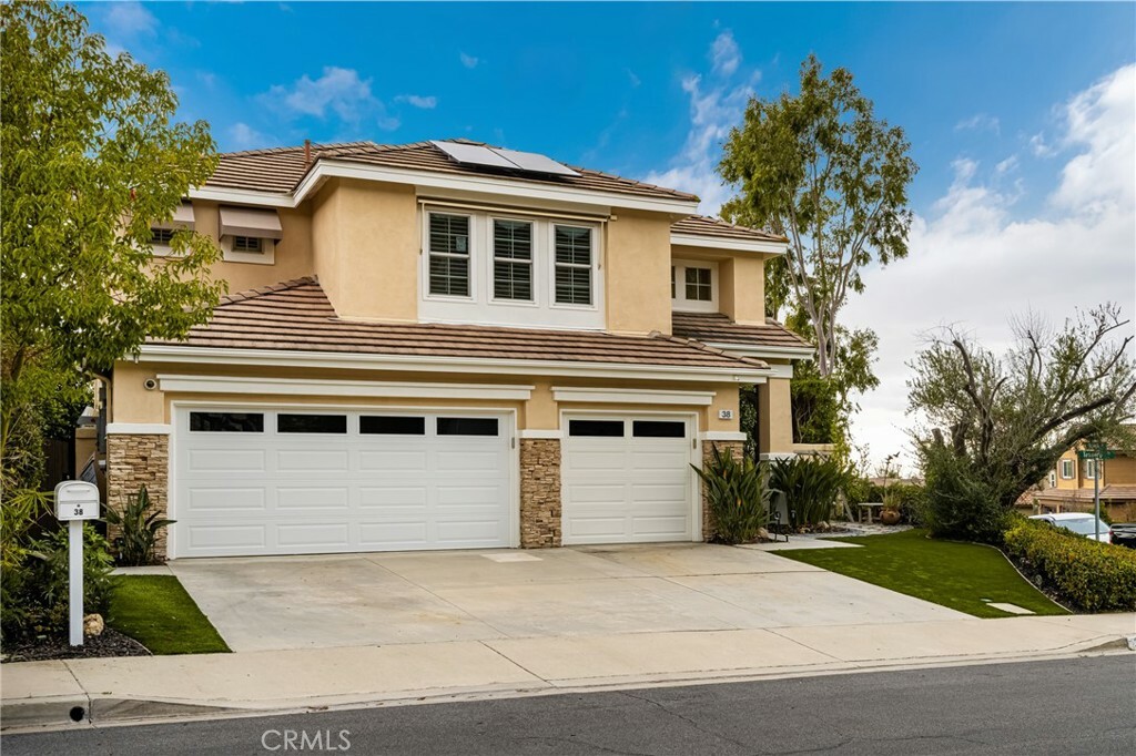 Property Photo: 38 Tessera Avenue CA 92610
