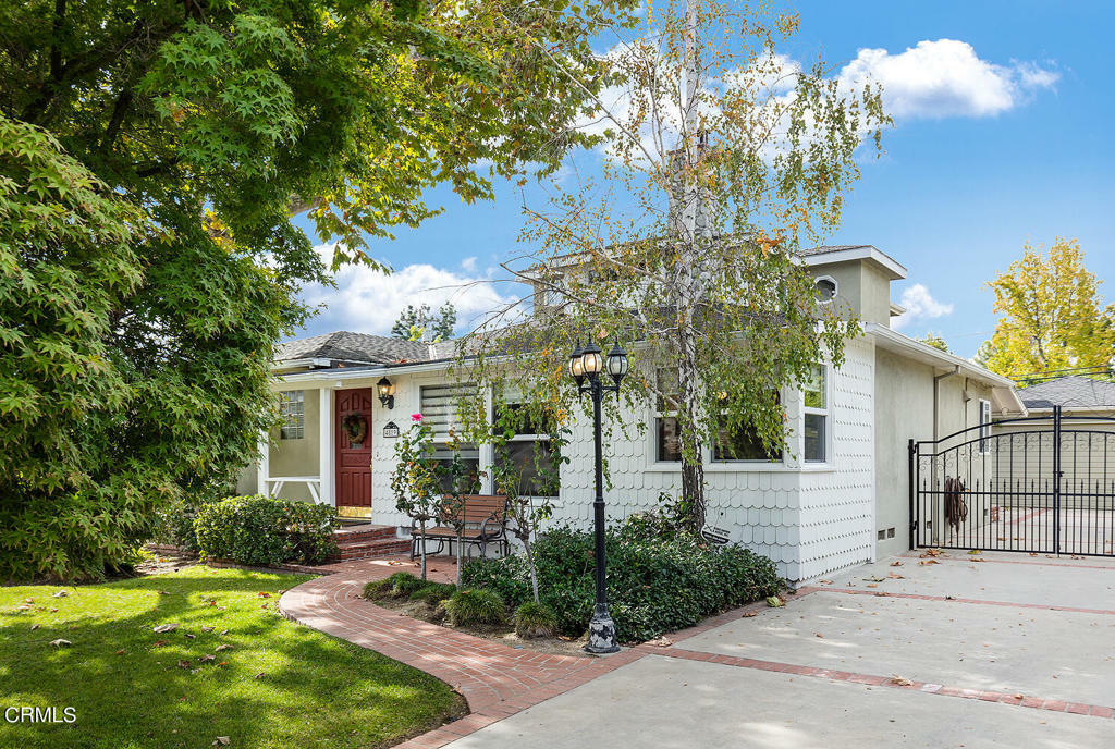 Property Photo: 4819 Crown Avenue CA 91011