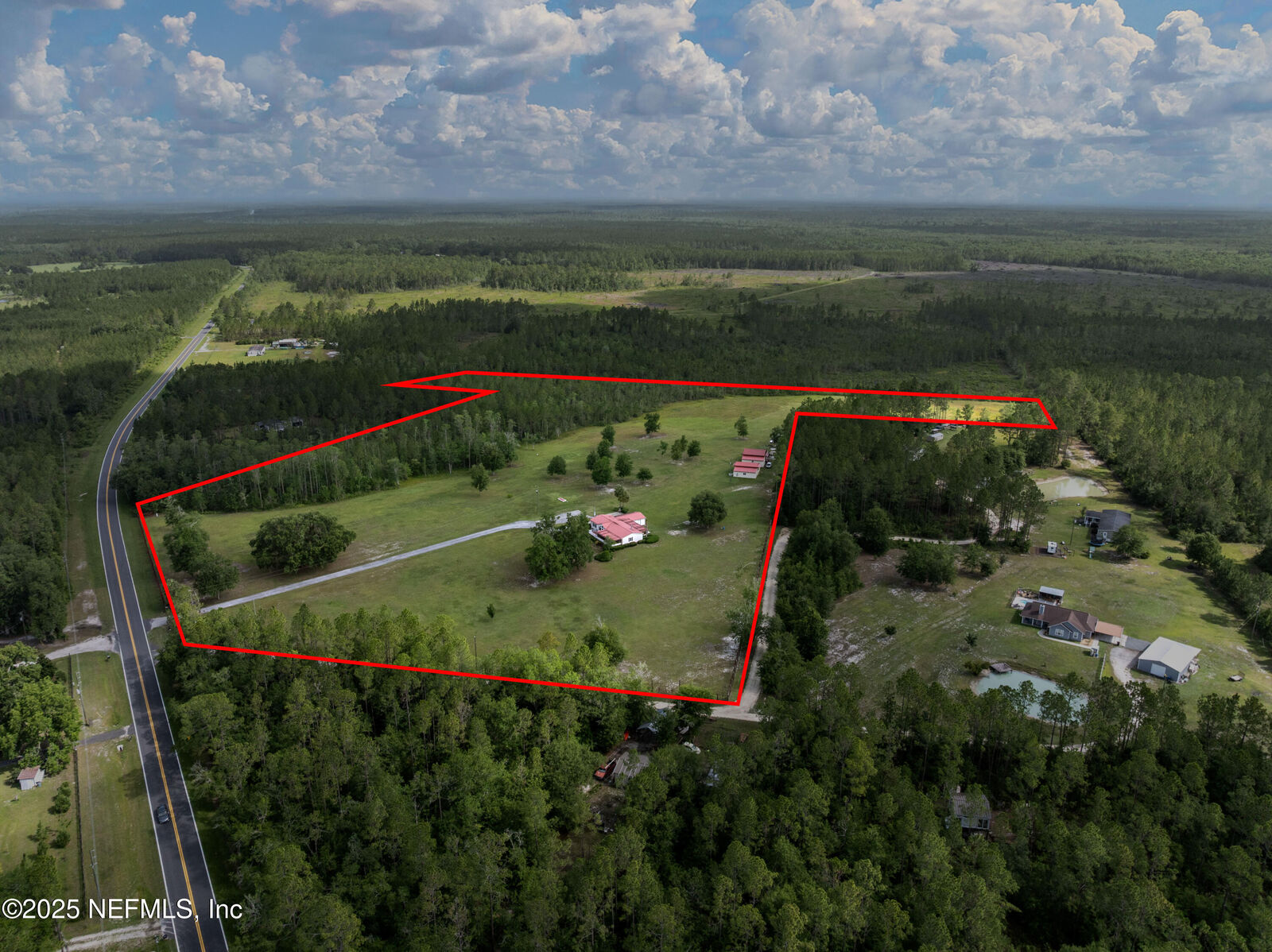 Property Photo: 14888 NE 148th Path FL 32083