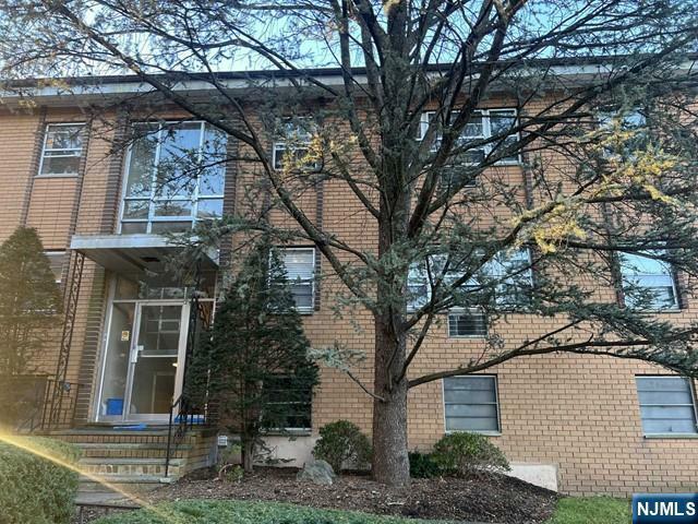Property Photo:  312 Spring Avenue 2B  NJ 07450 