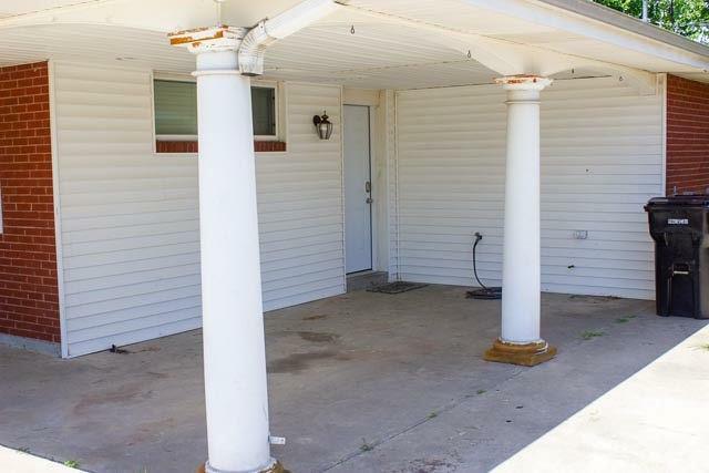 Property Photo: 2120 Veronica Drive LA 70043