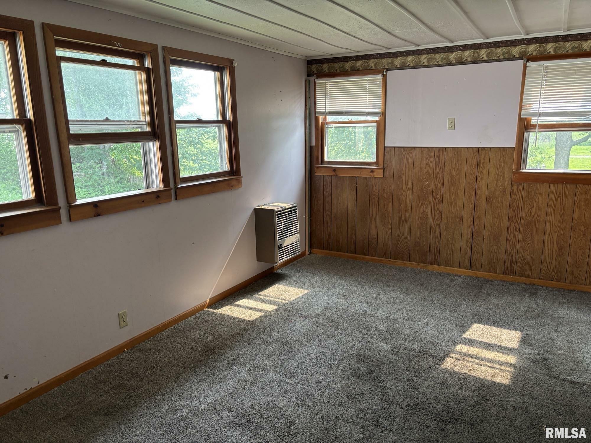 Property Photo: 2104 Il Route 84 N IL 61285