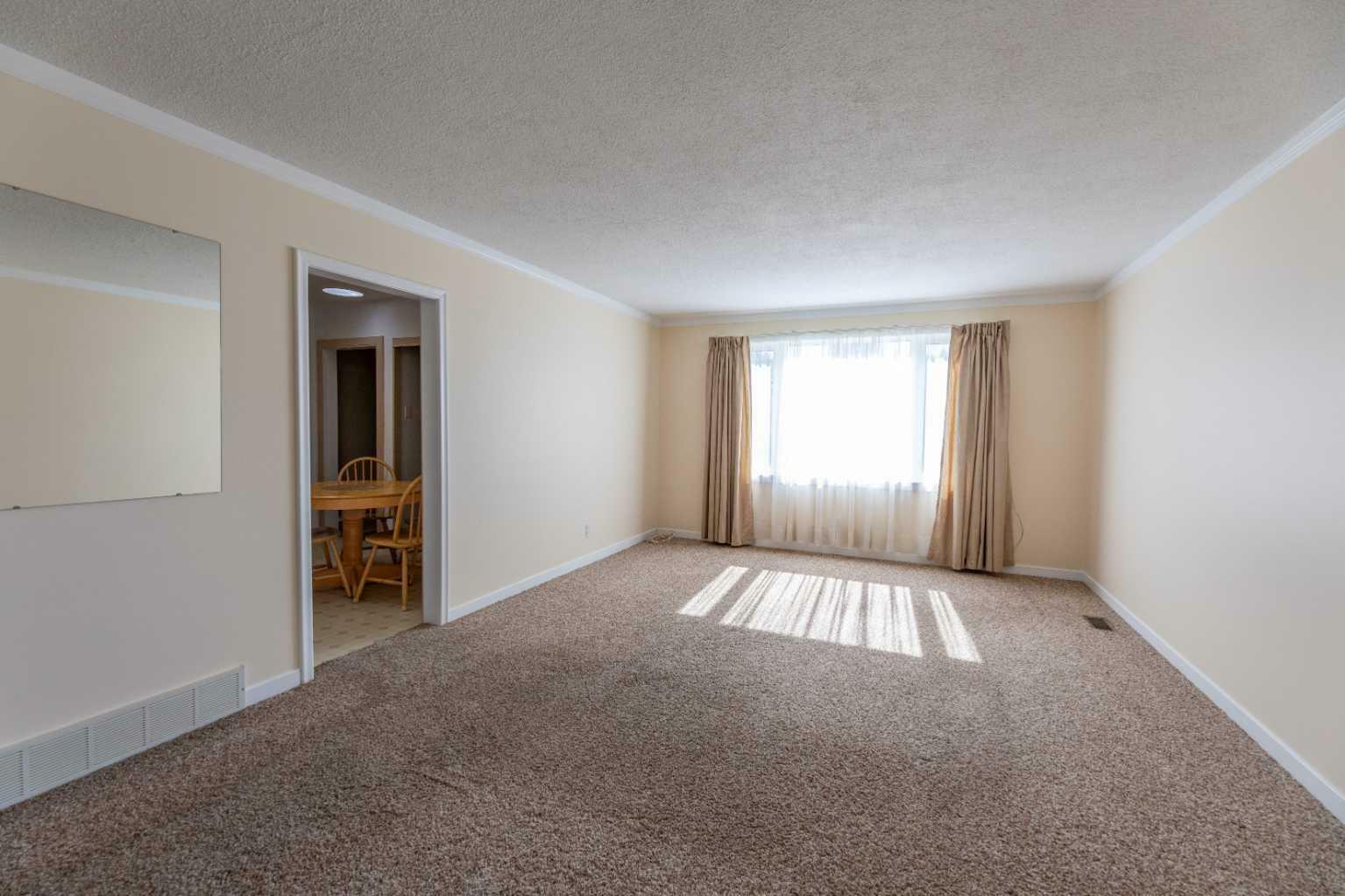 Property Photo:  117 Dorin Drive  AB T7V 1B8 