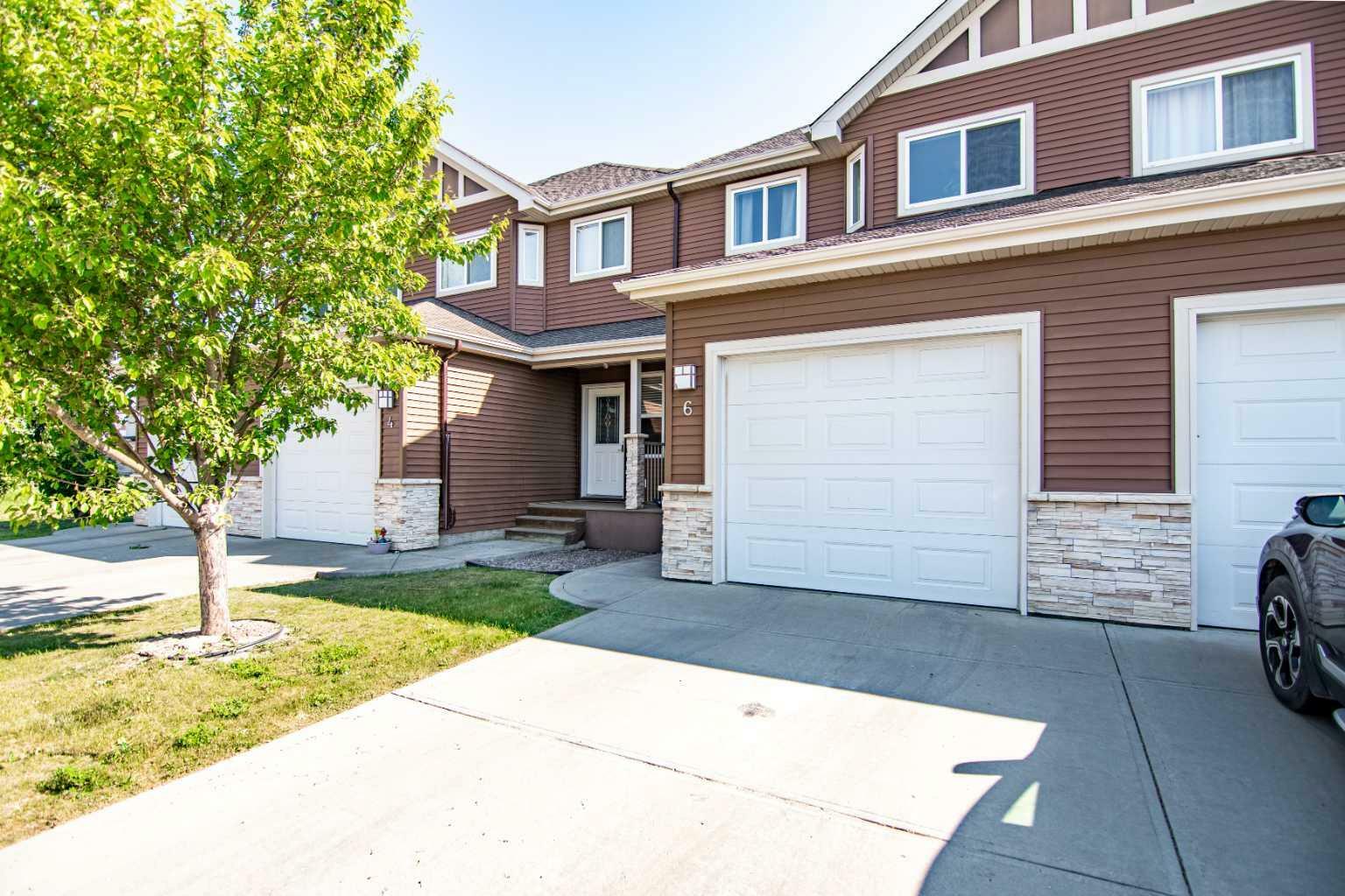 Property Photo: 76 Terrace Heights Drive 6 AB T4L 0E5