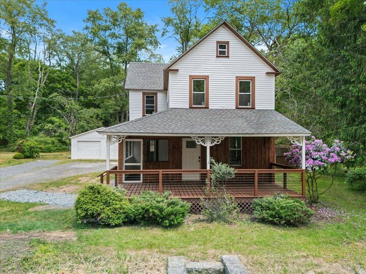 Property Photo:  15 Locust Ridge Road  PA 18424 
