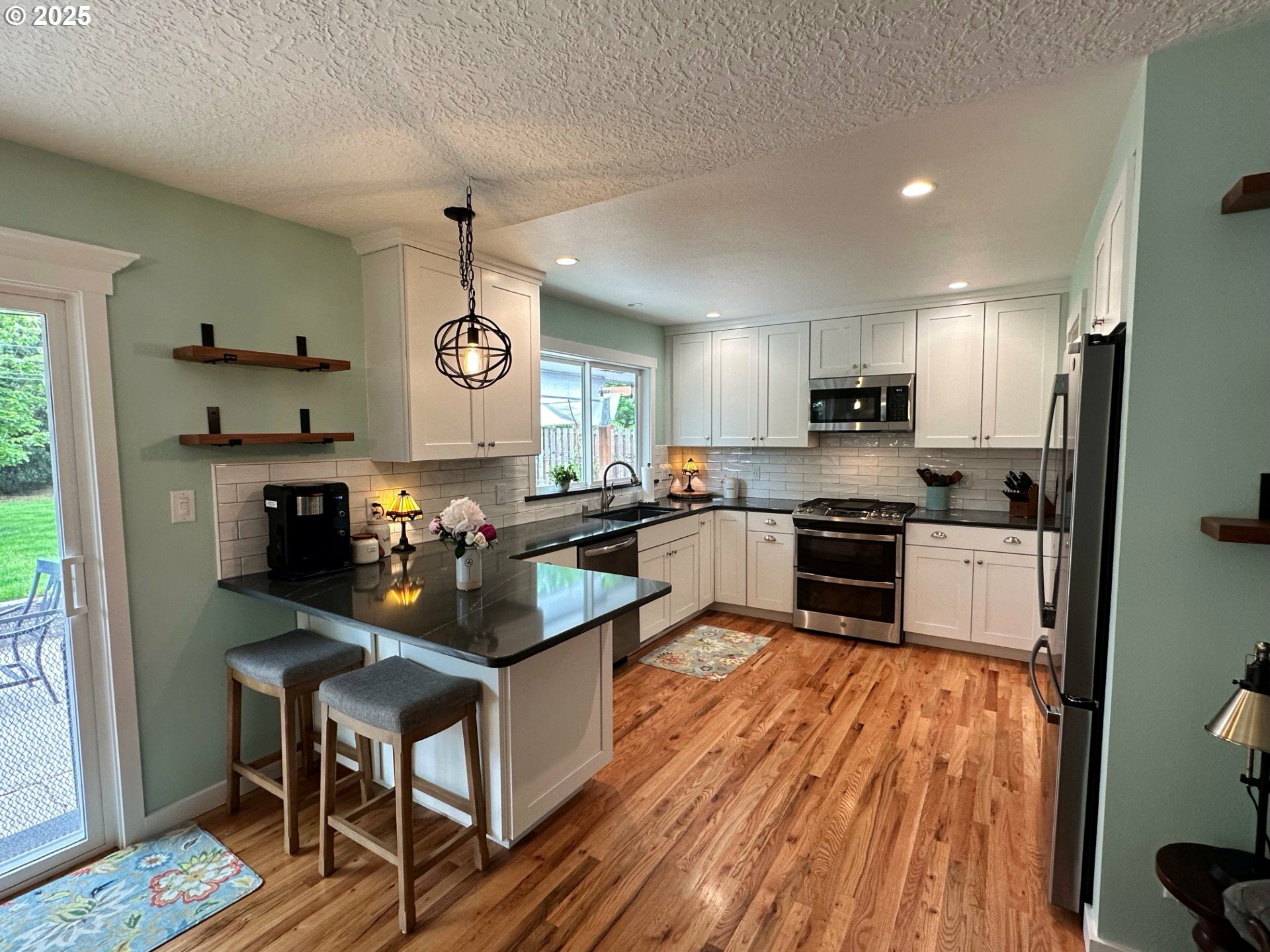 Property Photo: 7569 Delaware Ln WA 98664