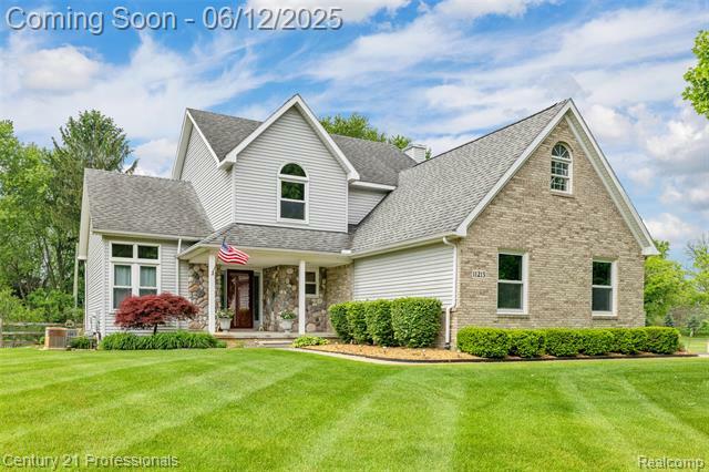 Property Photo: 11213 Youngstree Court MI 48350