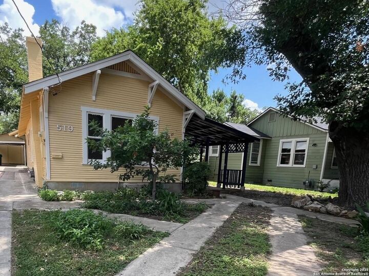 Property Photo: 519 E Huisache TX 78212