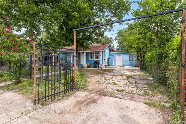 Property Photo:  43 Leroux  TX 78207 