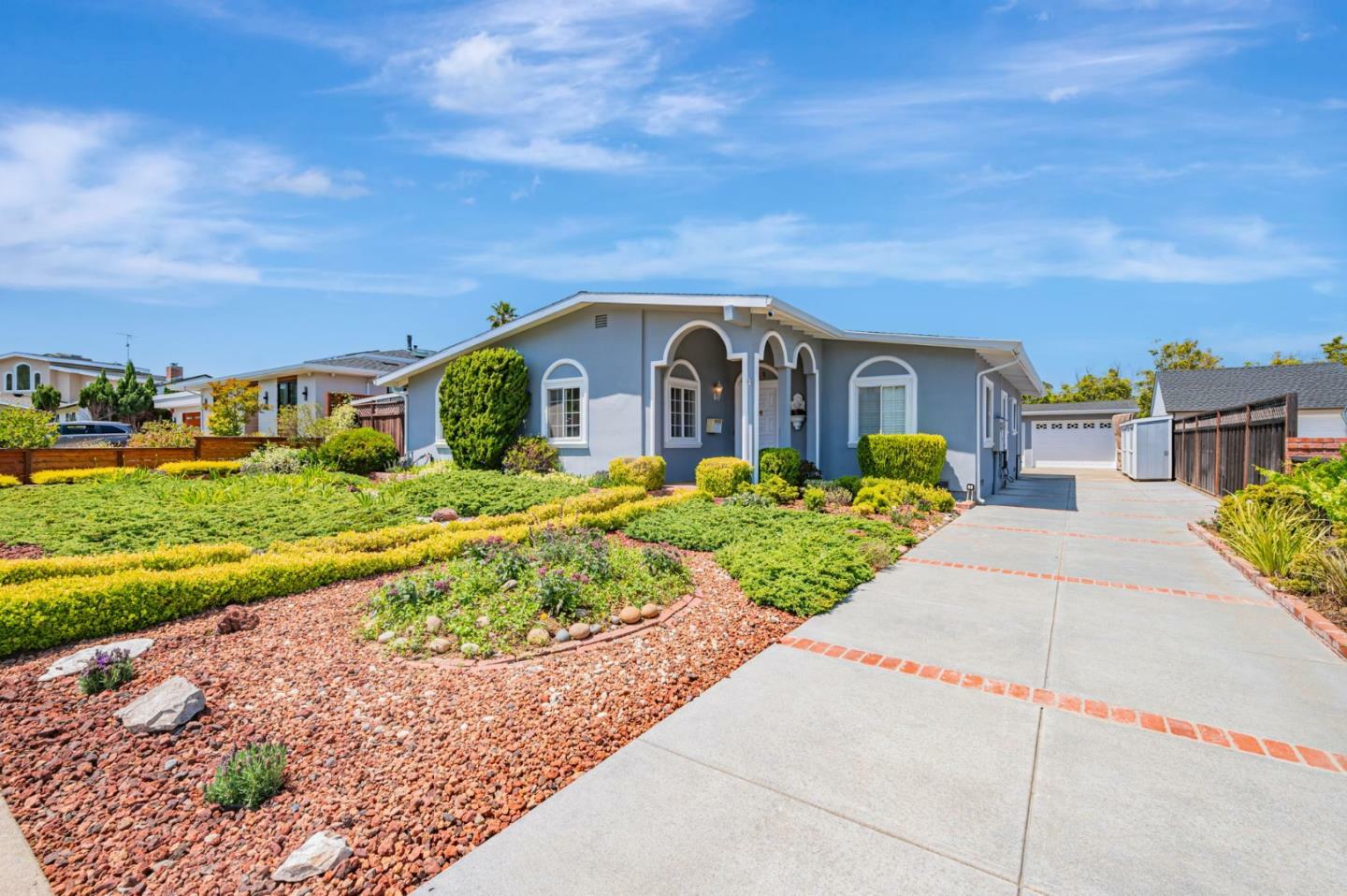 Property Photo: 828 Hawthorne Way CA 94030