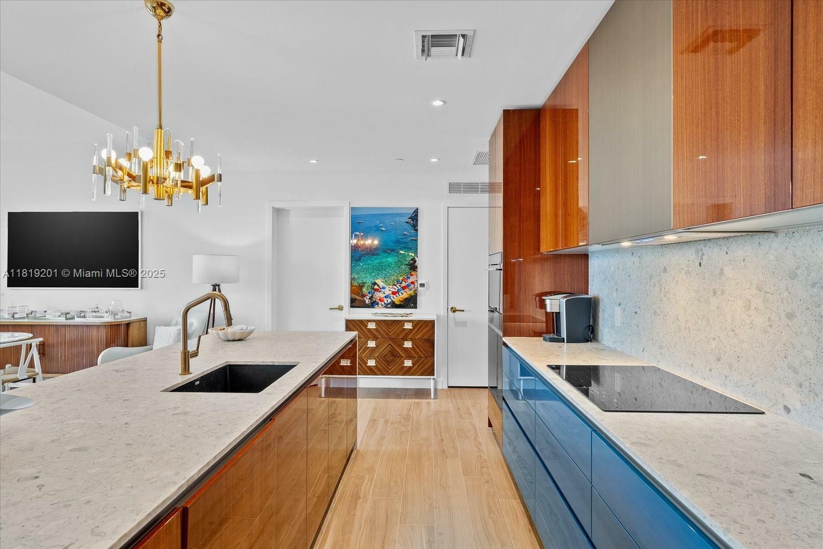 Property Photo: 2678 Tigertail Ave 1508 FL 33133