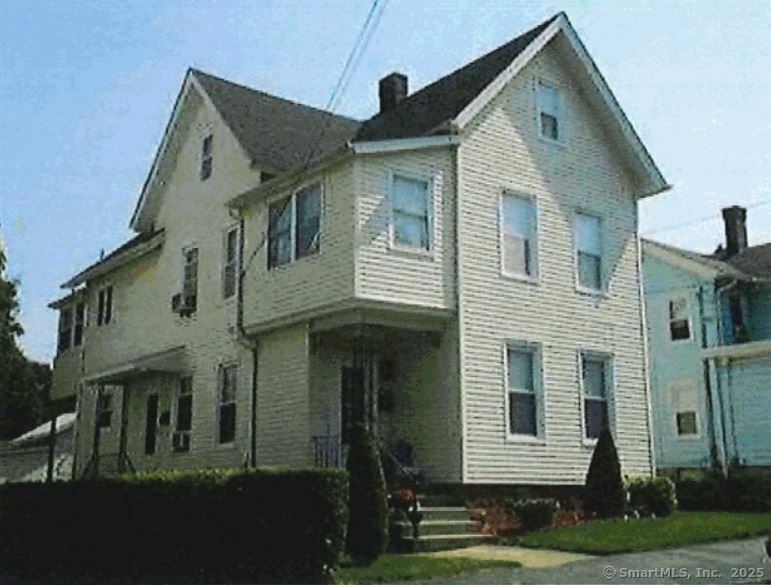 Property Photo: 18 New Street CT 06401