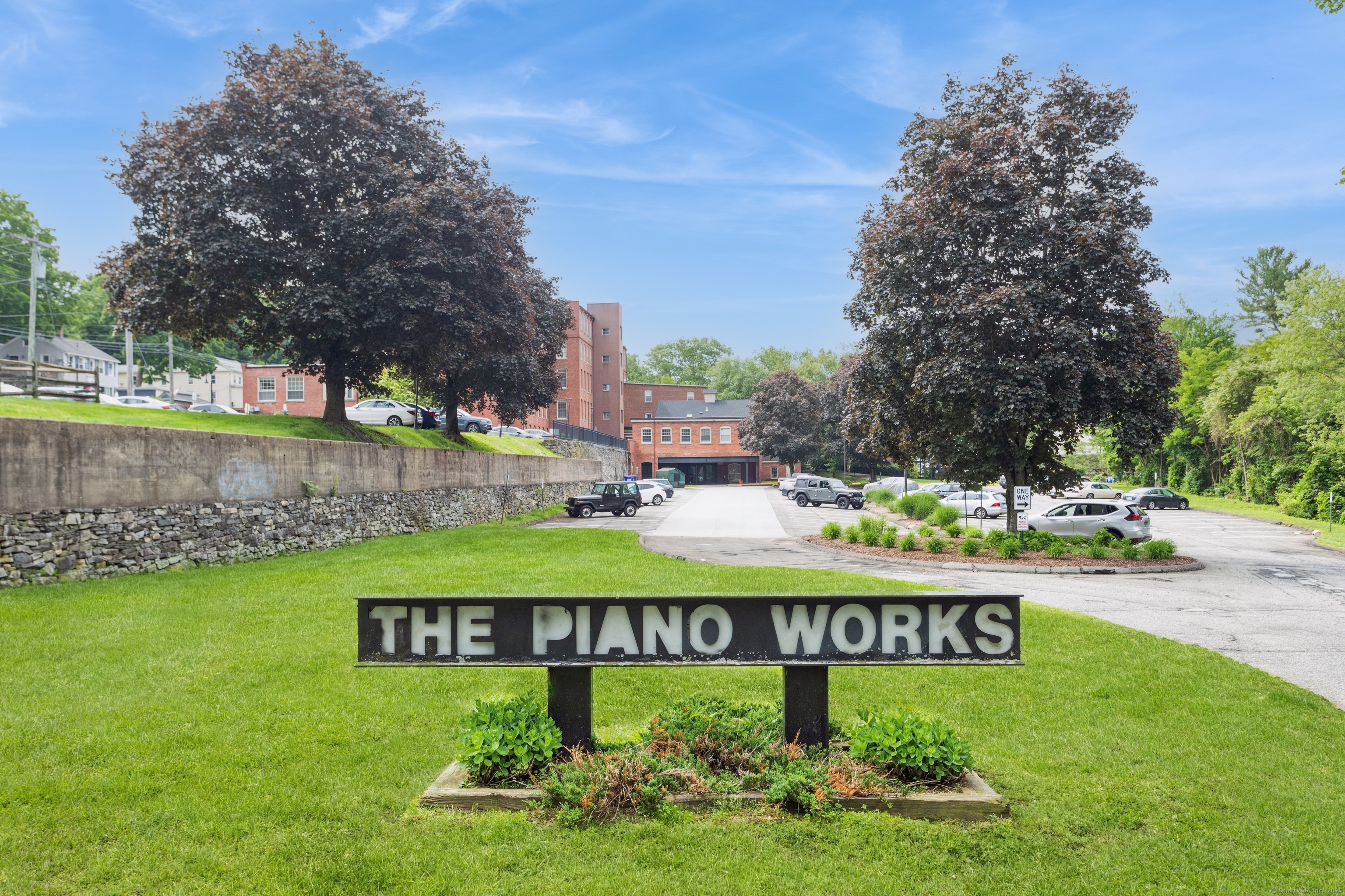 Property Photo: 92 Main Street 214 CT 06417
