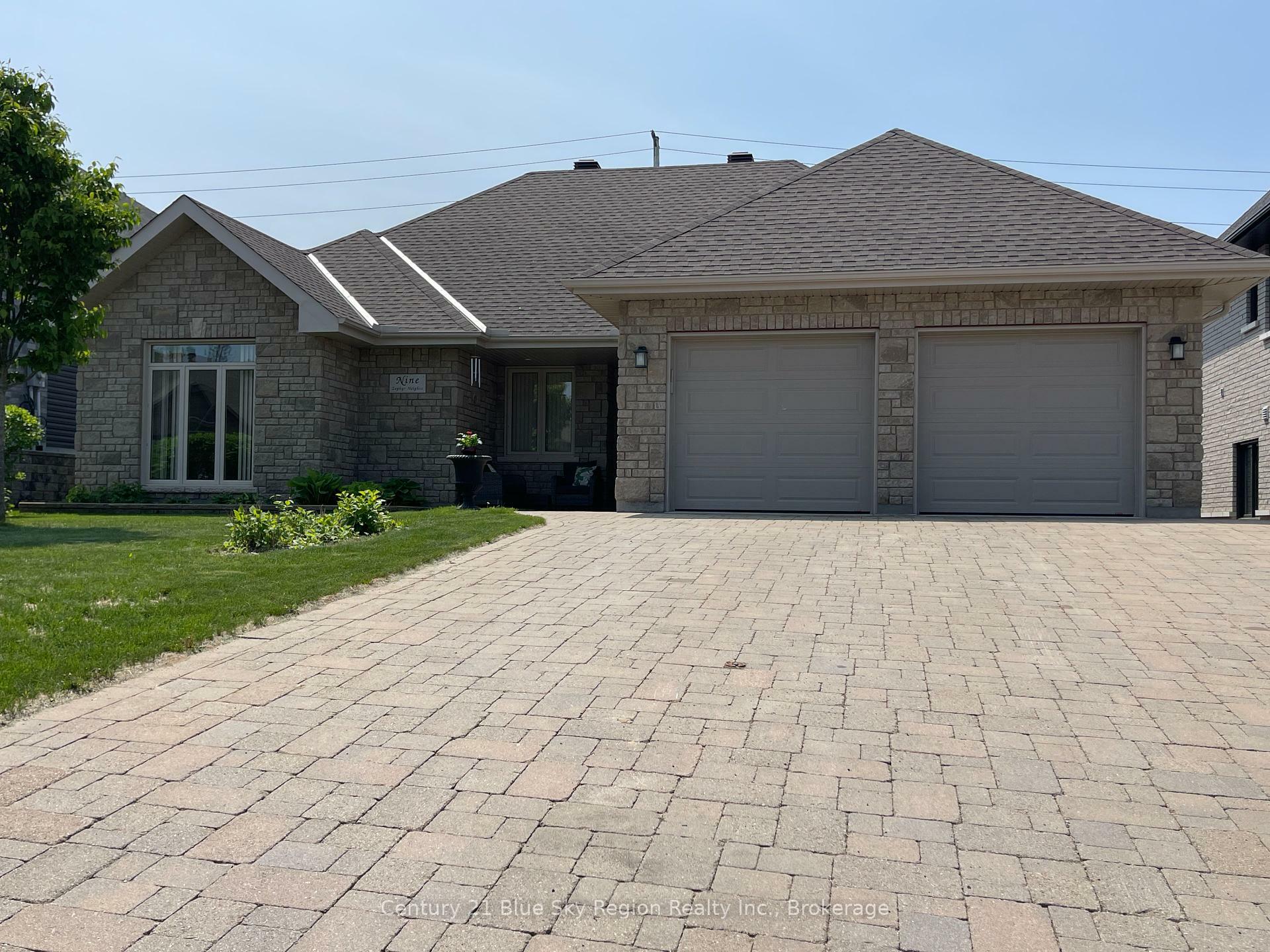 Property Photo: 9 Zephyr Heights ON P1A 0E9