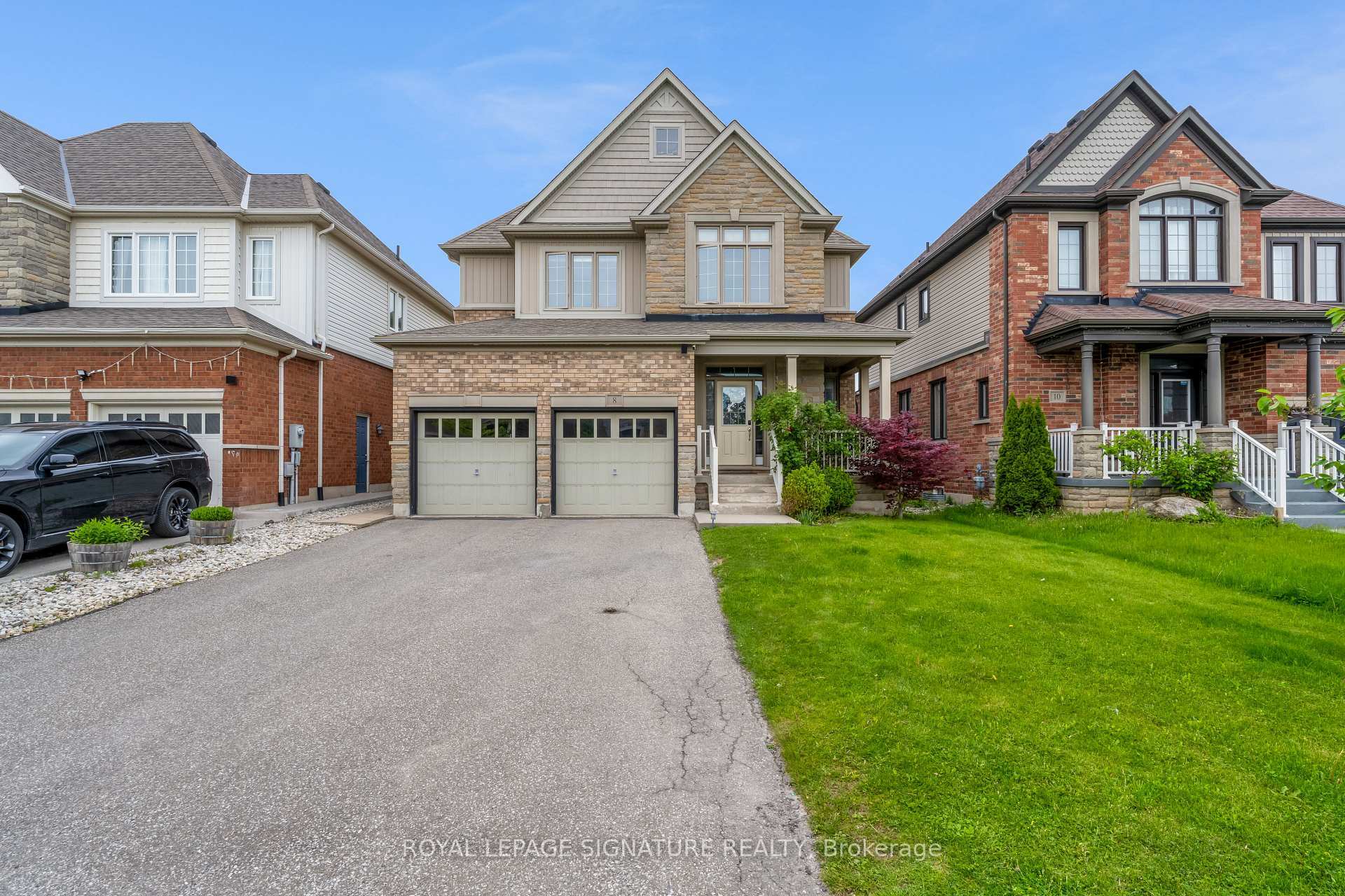 Property Photo: 8 Miracle Way ON L0S 1A0