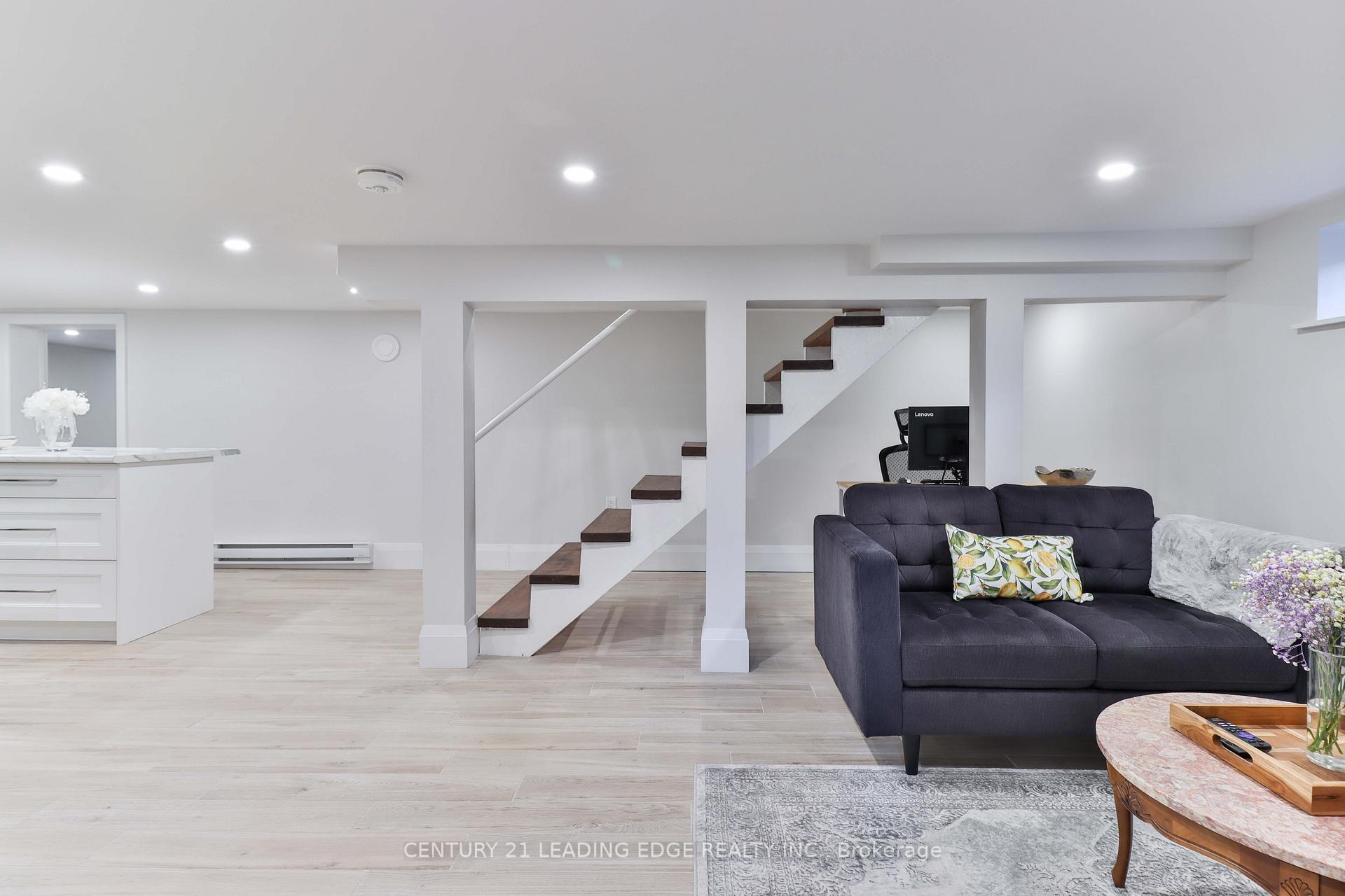 Photo de la propriété:  487 Eagle Street Unit D  ON L3Y 1K7 
