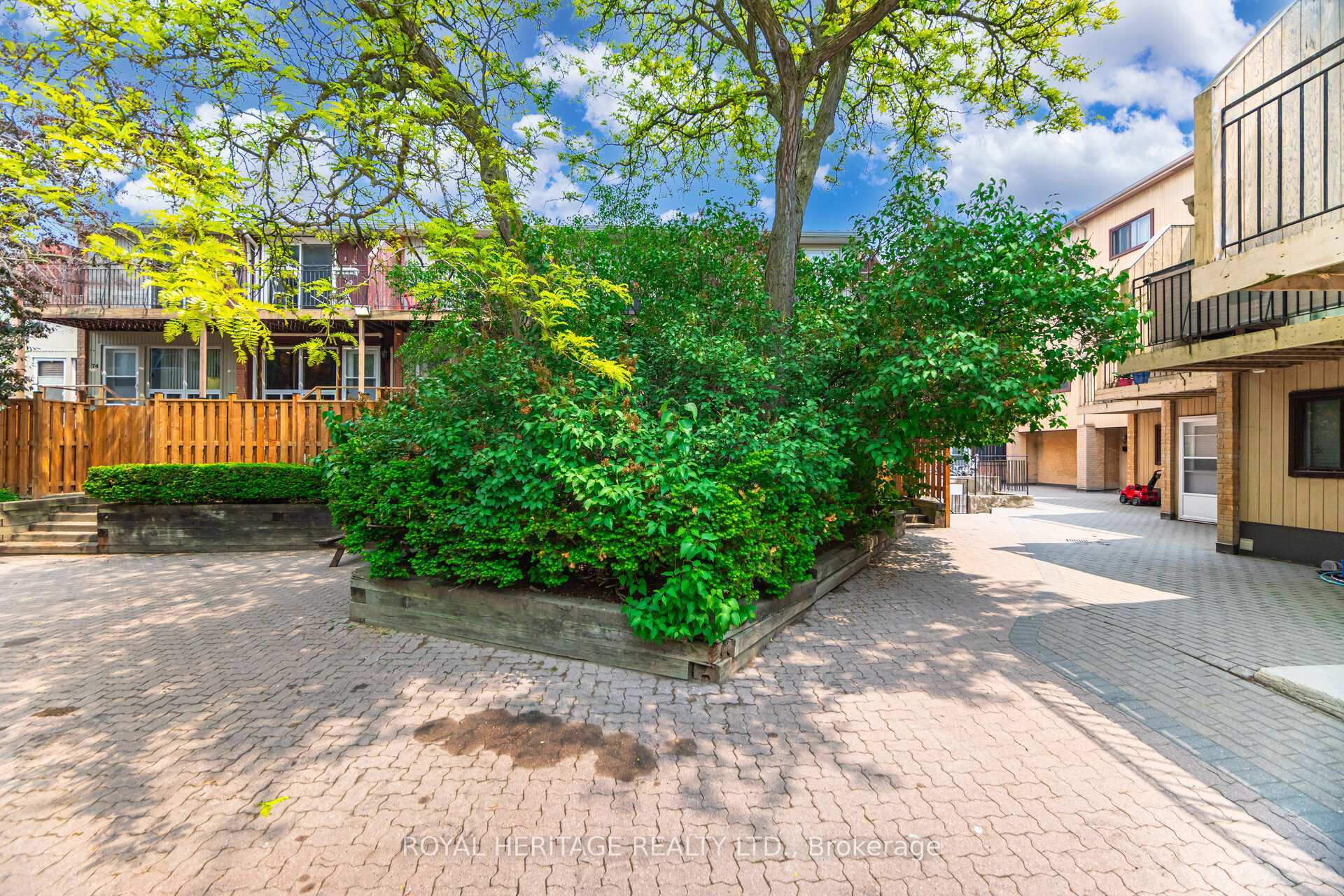 Property Photo: 1209 Queen Street E 39 ON M4M 3H4