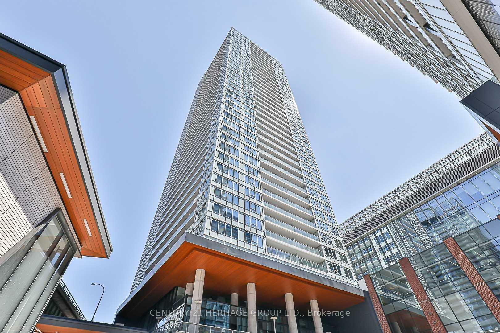 Property Photo: 17 Bathurst Street 3702 ON M5V 1A5