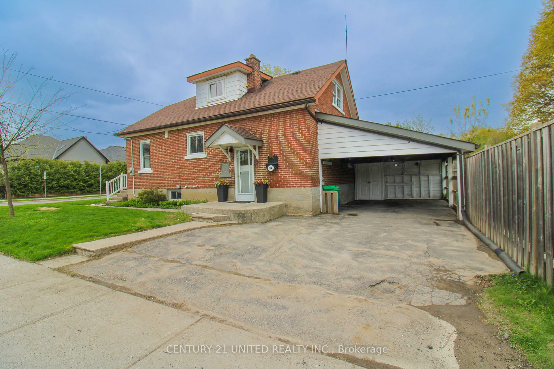 Property Photo: 96 Montgomery Street ON K9J 1W9