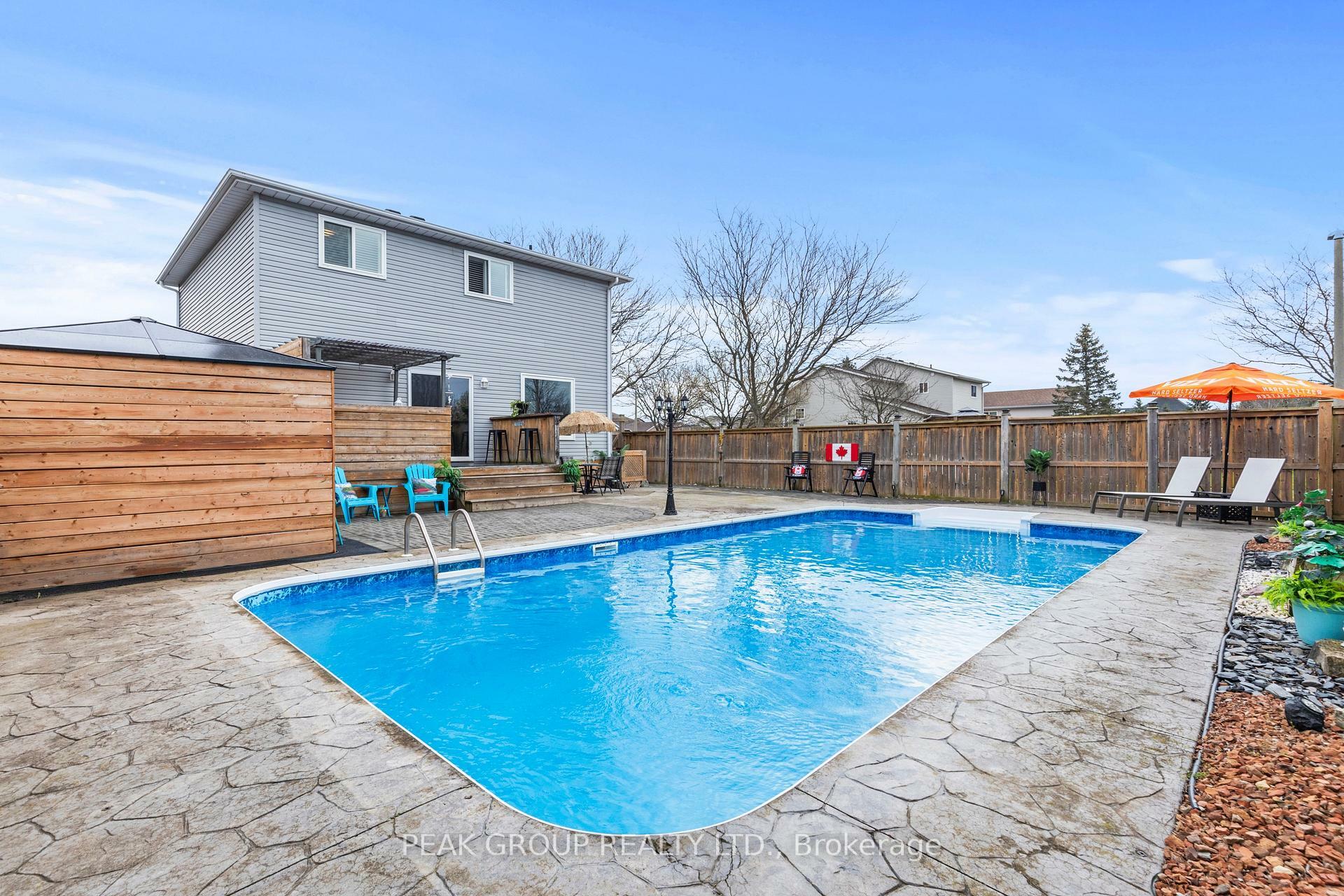 Property Photo: 427 Trillium Avenue ON L3C 7H1