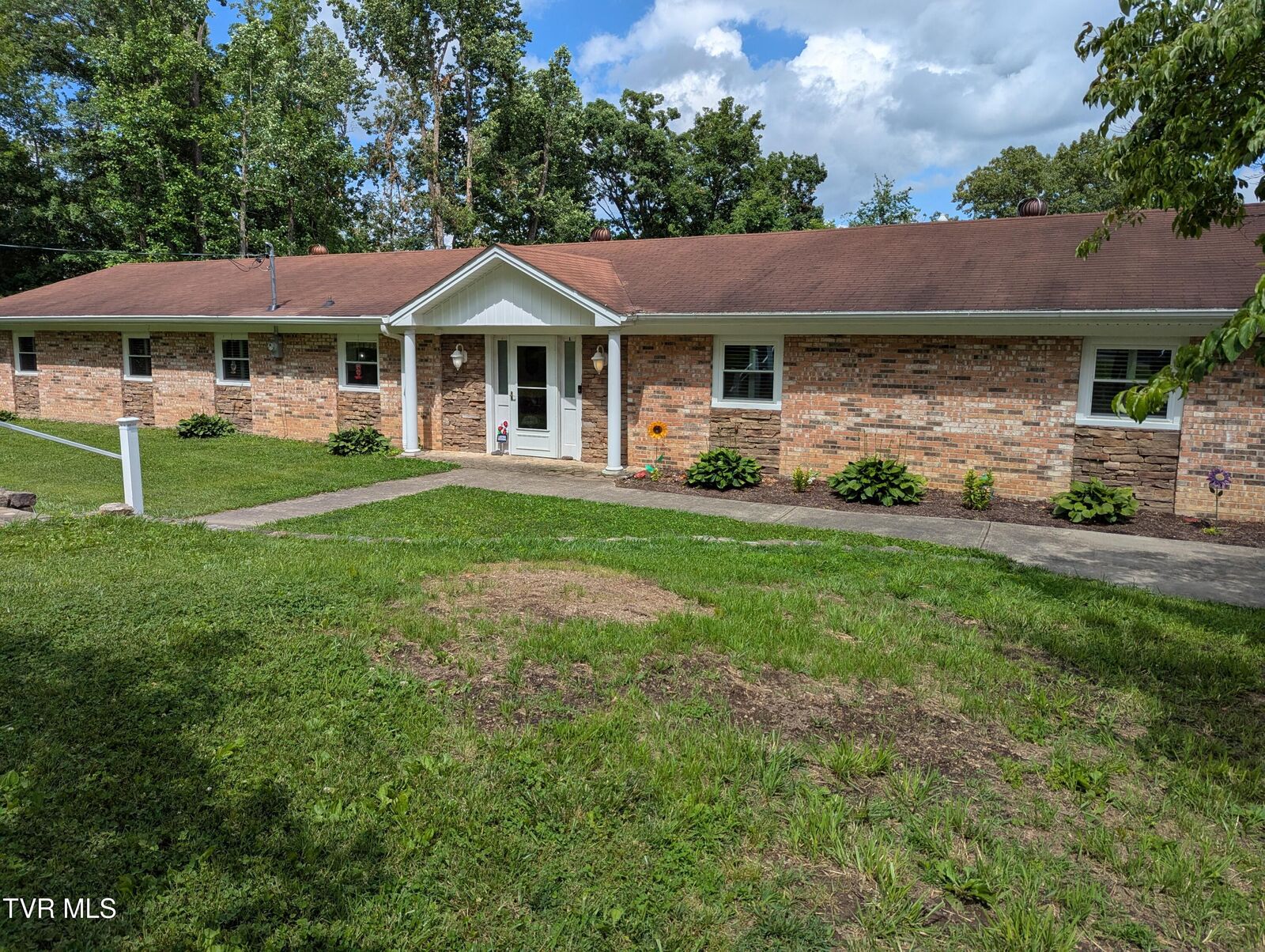Property Photo: 1710 Brentwood Drive TN 37743