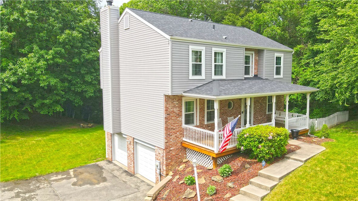 Property Photo: 331 Burning Oaks Dr PA 15642