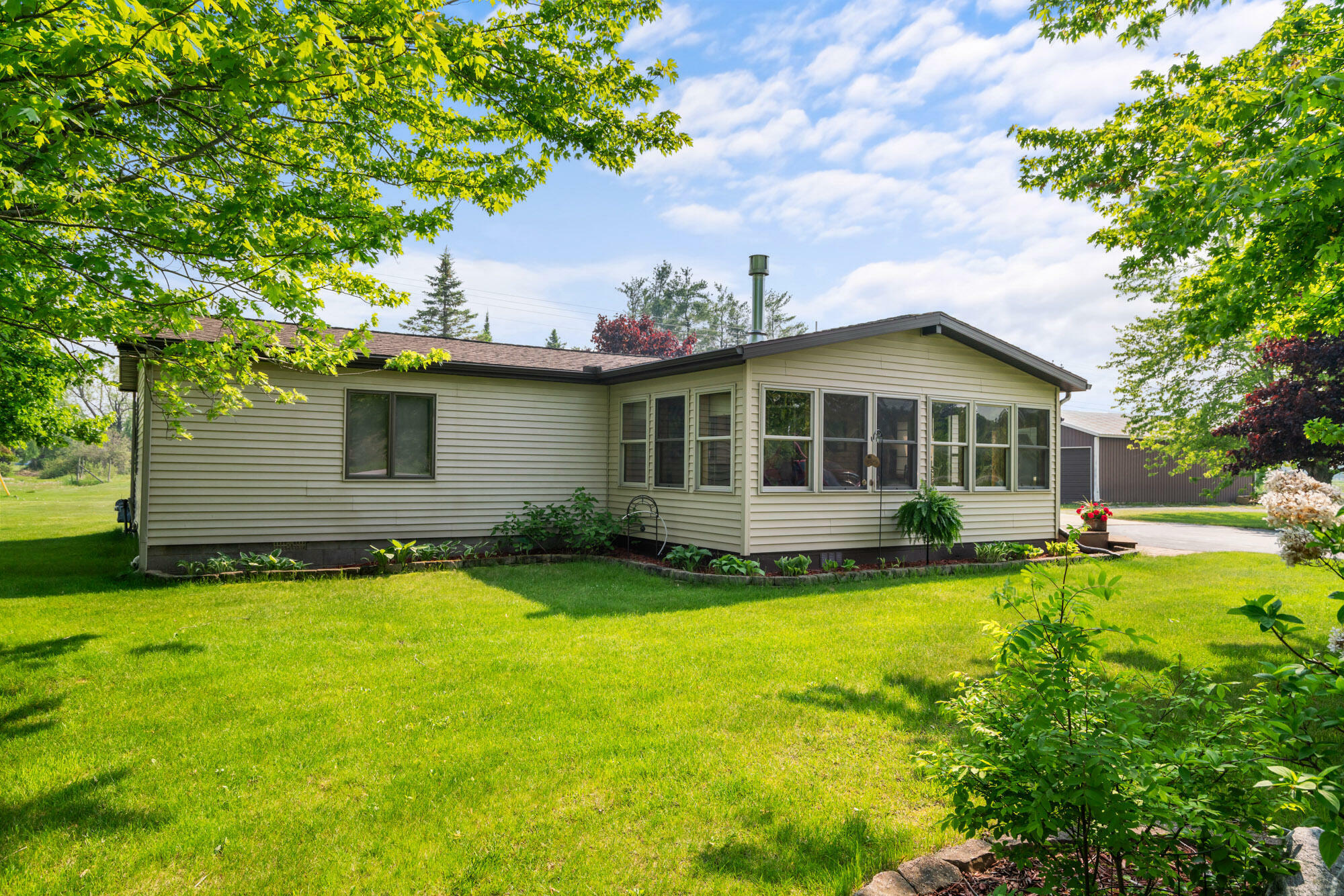 Property Photo:  77 W Vfw Road  MI 49721 