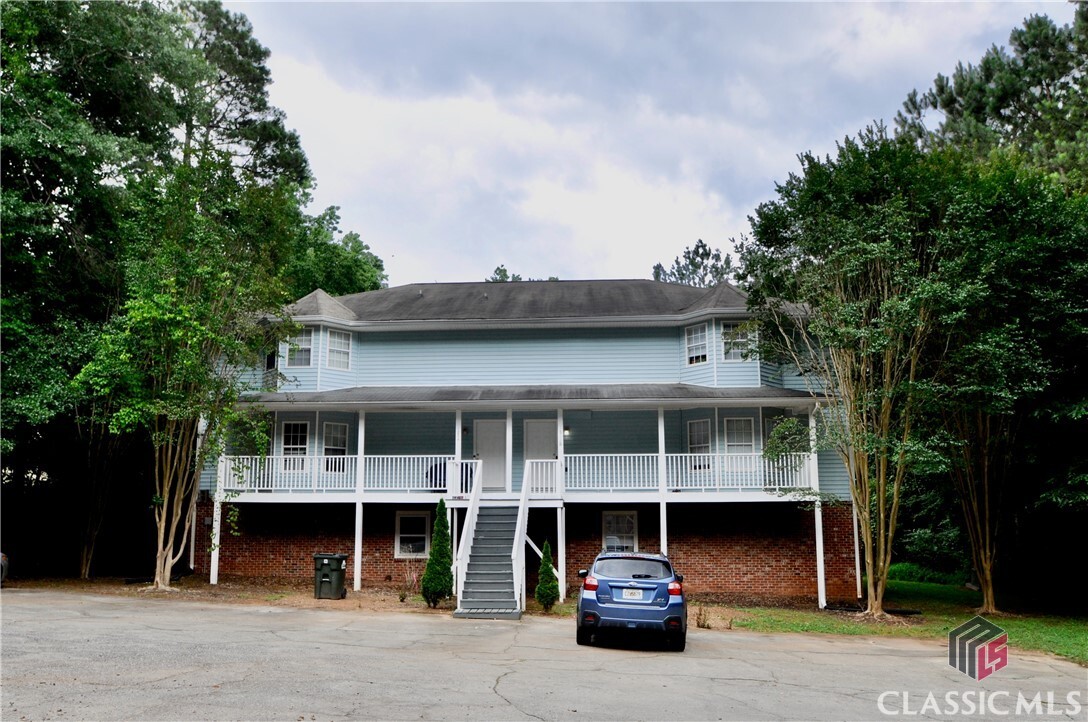 Property Photo: 1824 Cedar Shoals Drive GA 30605