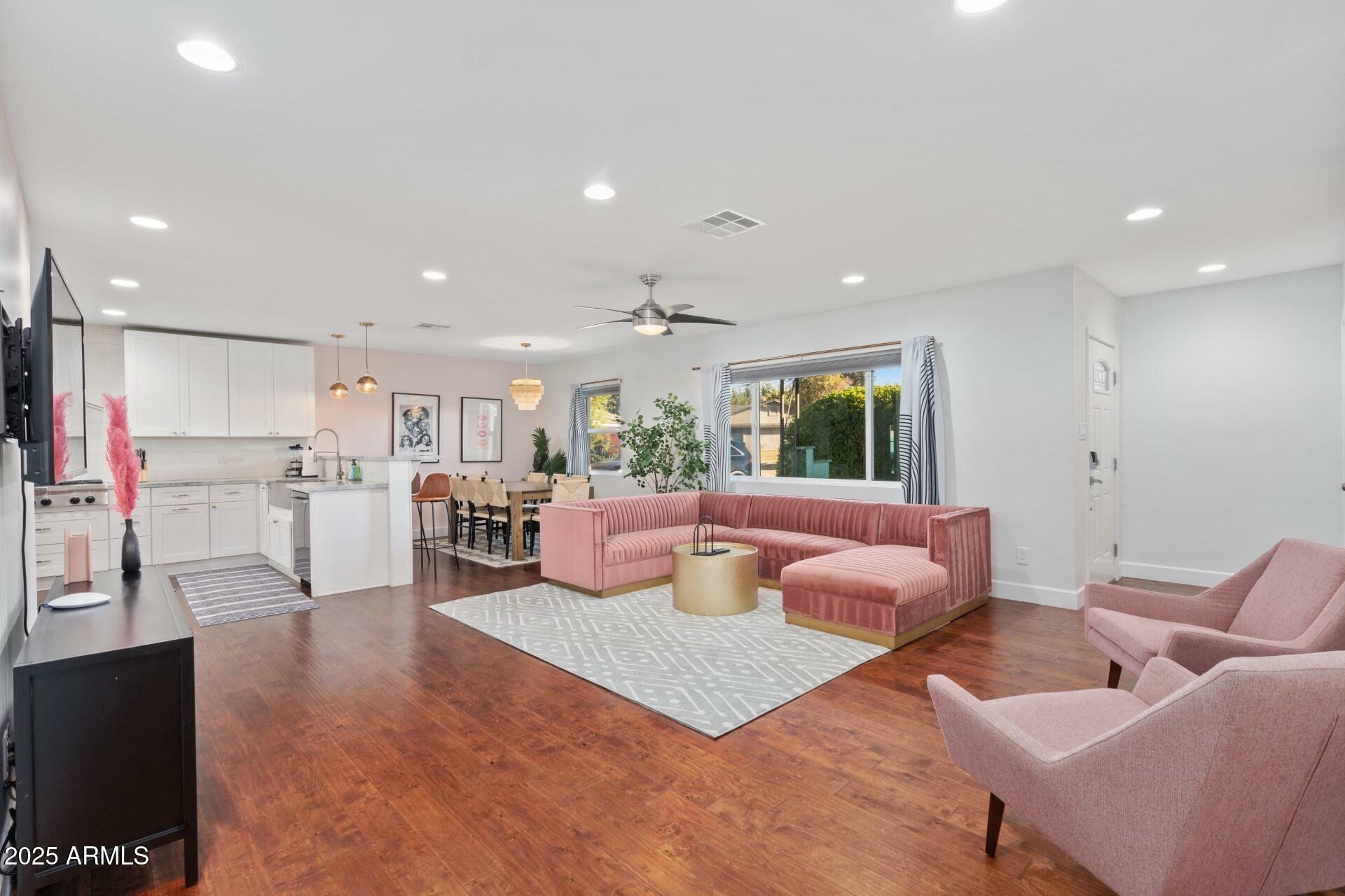 Property Photo: 8102 E Cambridge Avenue AZ 85257
