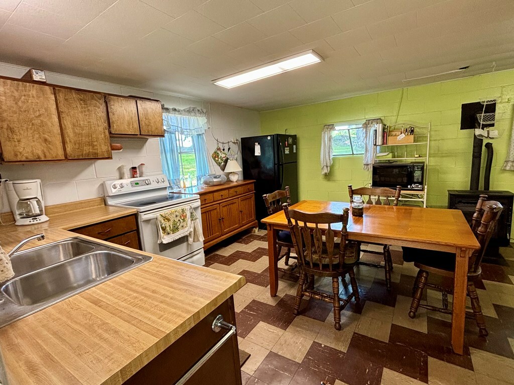 Property Photo: 4400 McCauley PA 16351