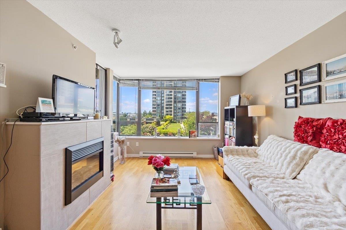 Property Photo: 4182 Dawson Street 505 BC V5C 0A2